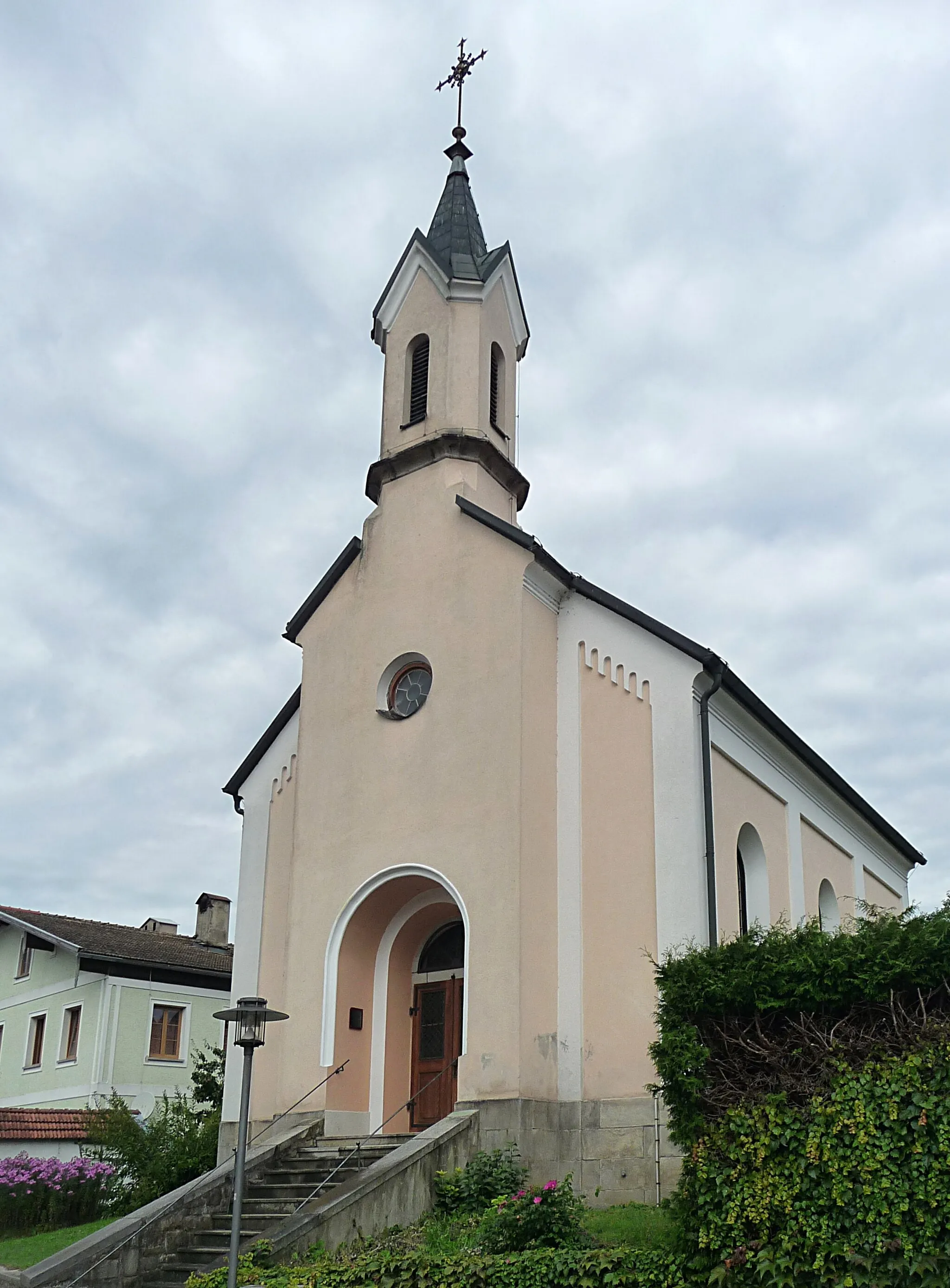 Photo showing: Die Filialkirche St. Korona in Oberndorf