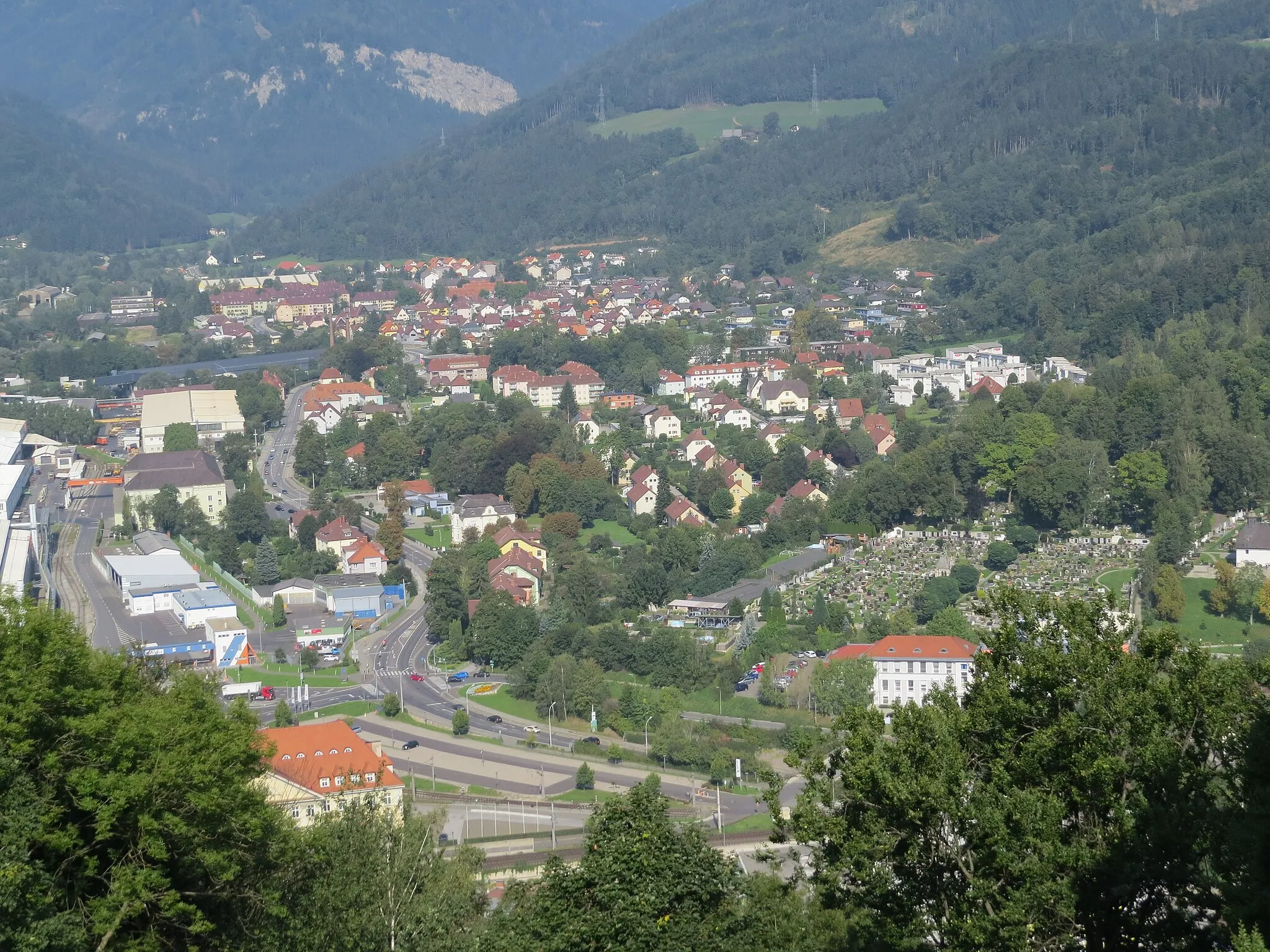 Photo showing: View from the castle Oberkapfenberg to Kapfenberg