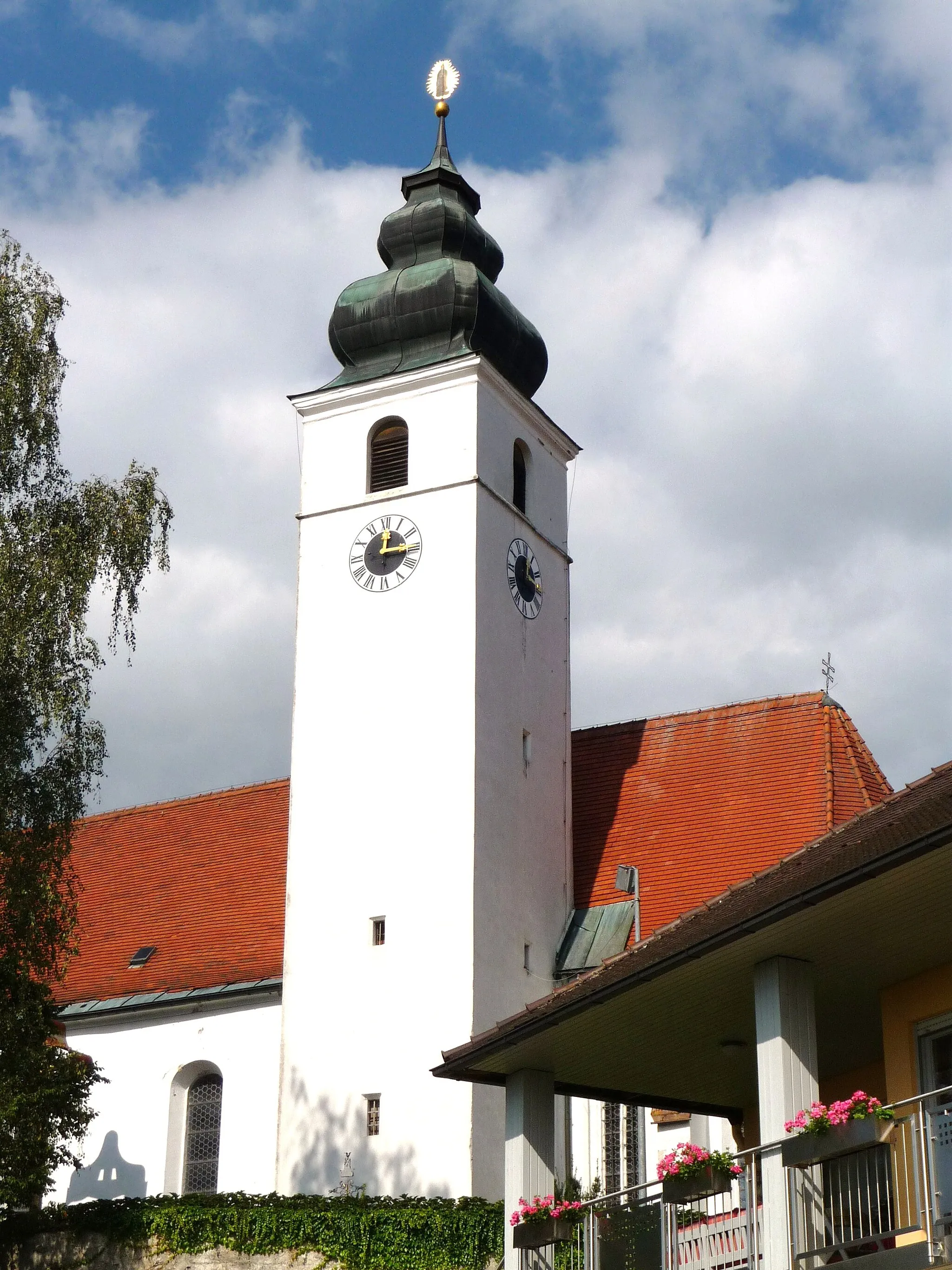 Photo showing: Die Wallfahrtskirche Maria Himmelfahrt auf dem Frauenberg in Hengersberg