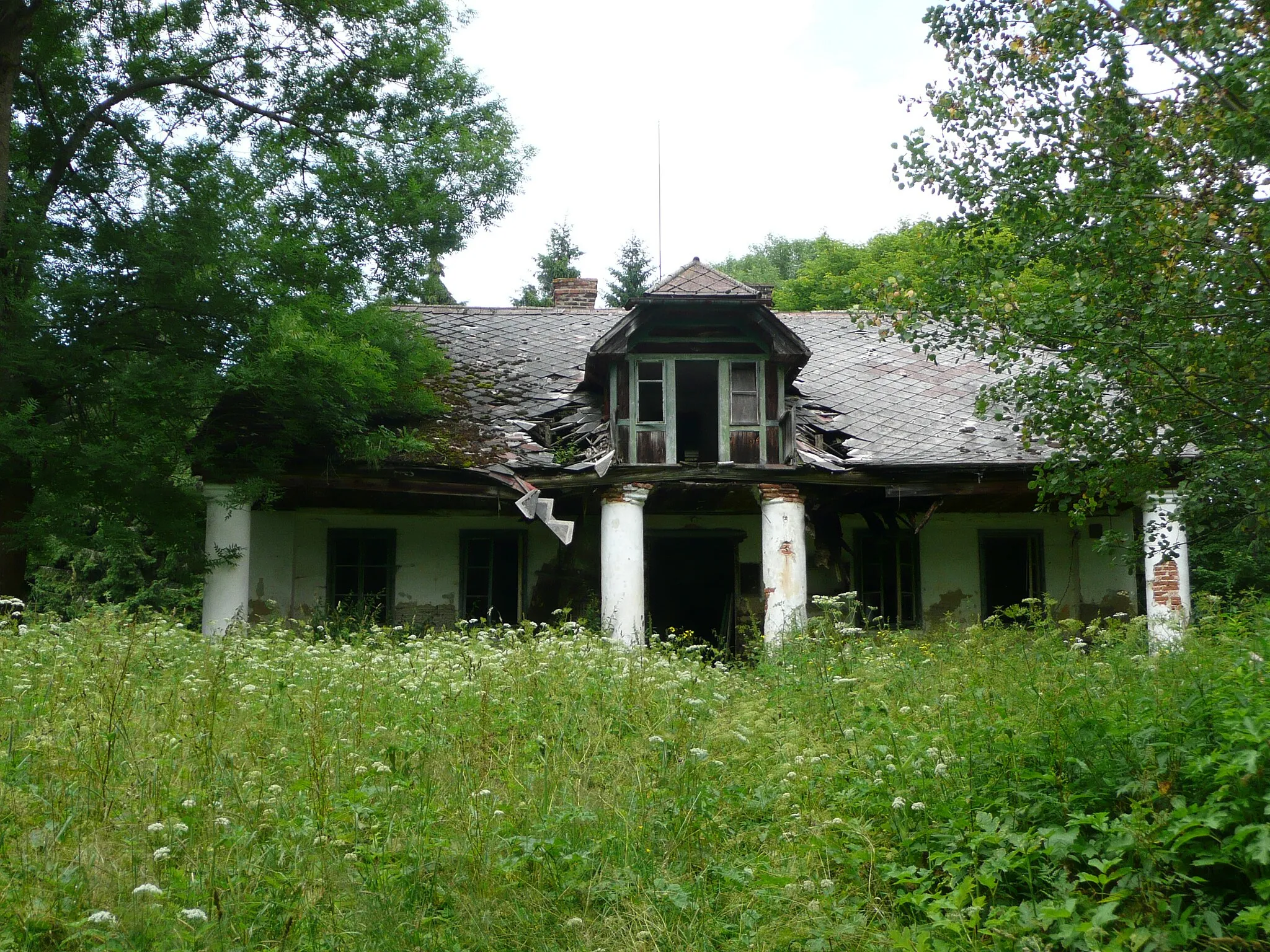 Photo showing: Pustina - bývalá hájovna