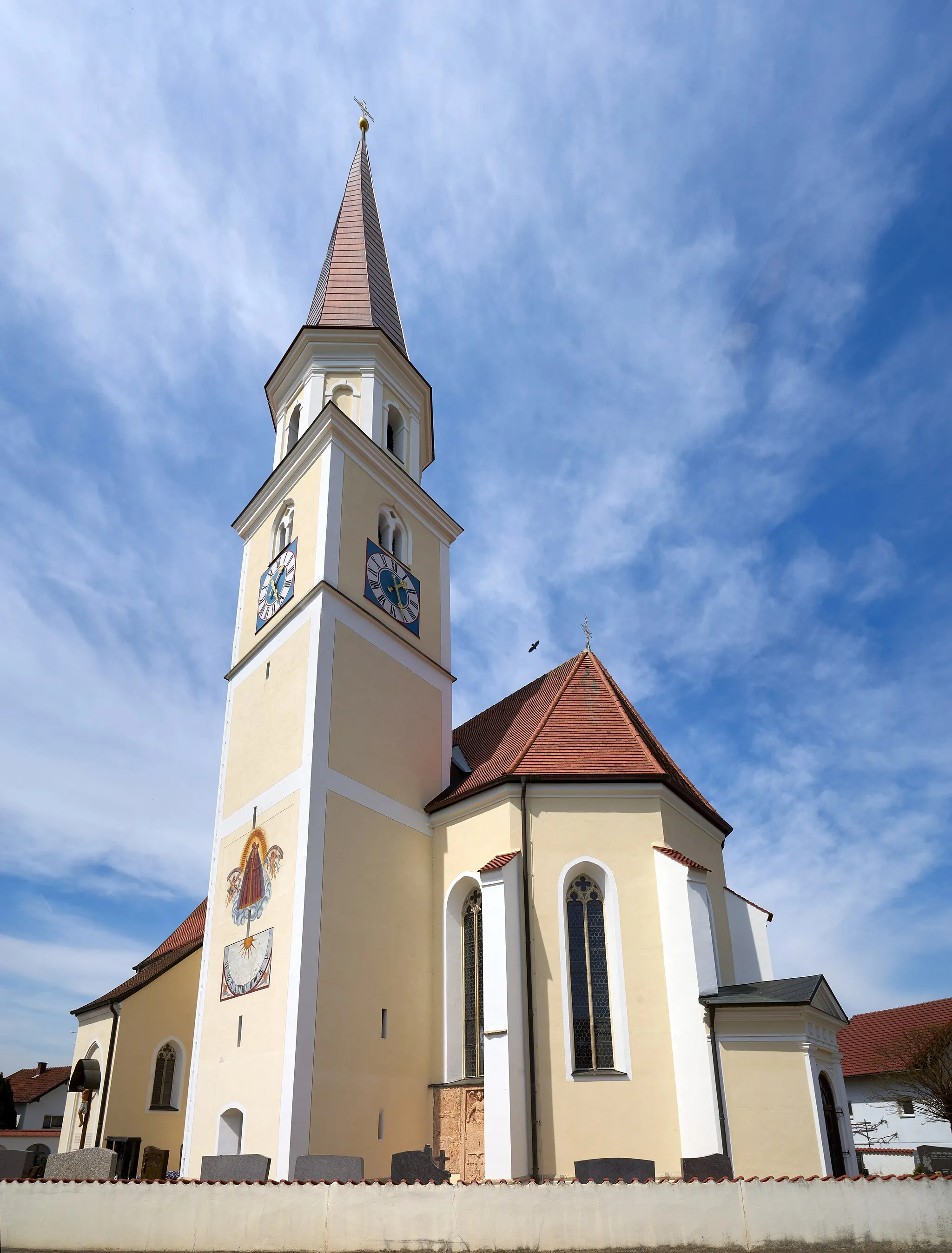Photo showing: Katholische Pfarrkirche Mariä Himmelfahrt, Uttighofen - Ansicht von Südosten
