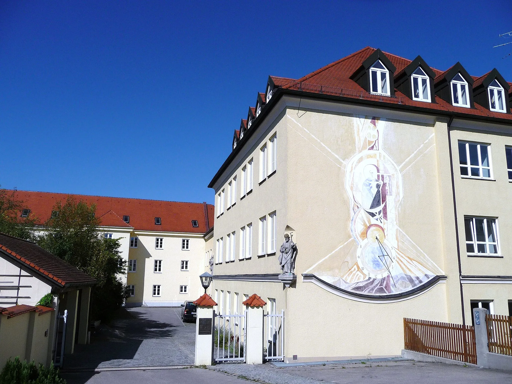 Photo showing: Kloster Niederviehbach, heute Realschule St. Maria