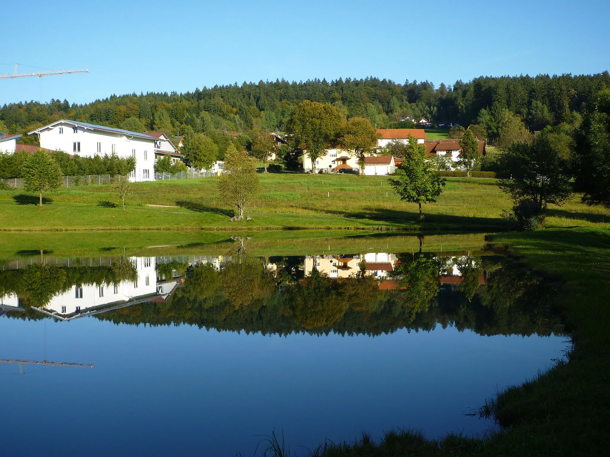 Photo showing: Neuschönau - Badesee mit Blick auf den Ort_02