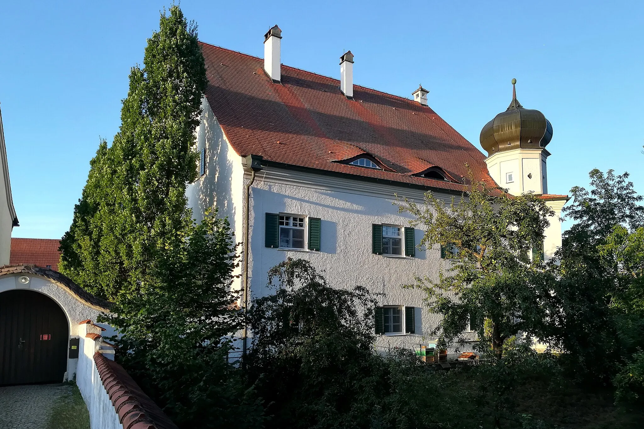 Photo showing: Schlossanlage errichtet anstelle der alten Burg Siegenburg.