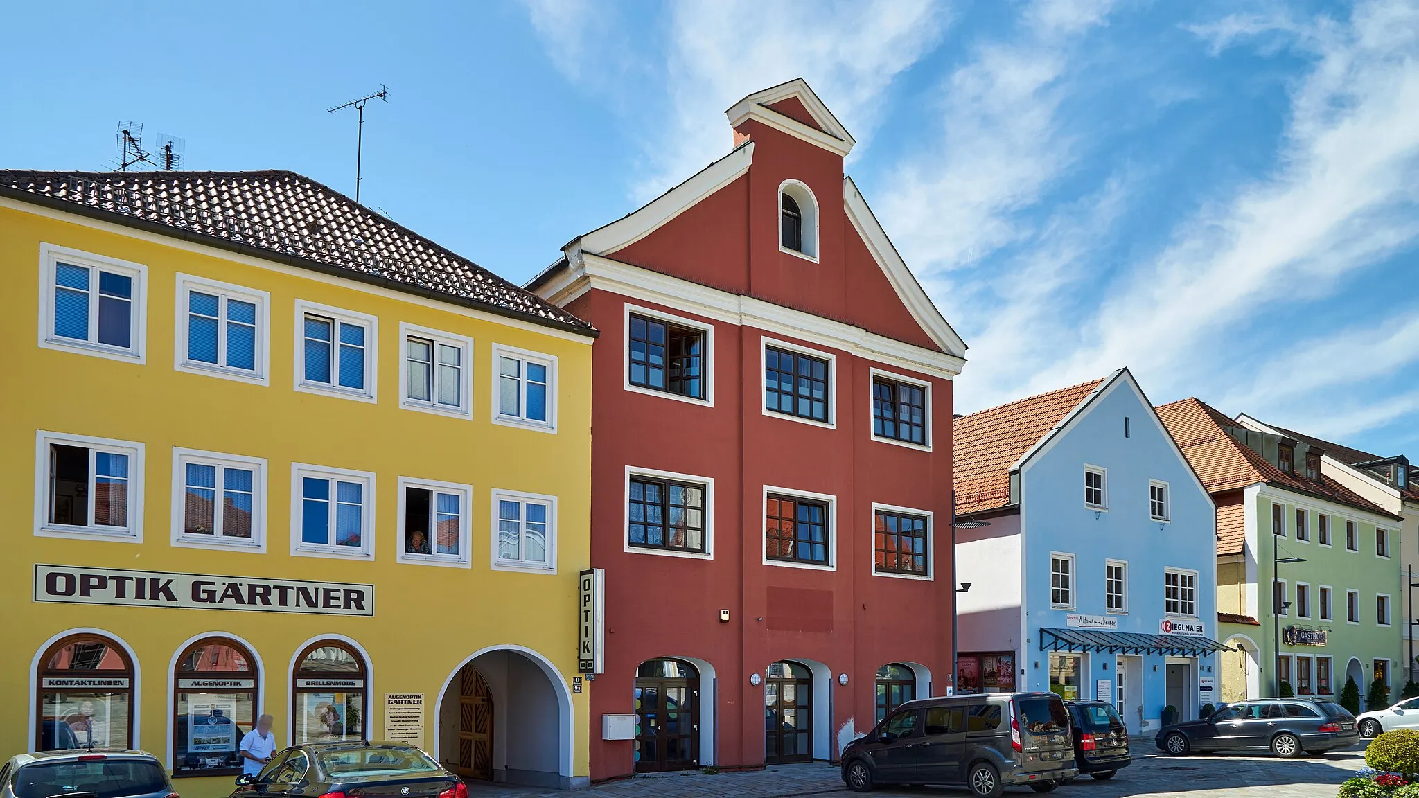 Photo showing: Wohnhaus, dreigeschossiger und giebelständiger Satteldachbau mit flachem Mittelrisalit, Giebelmauer und Dreiecksgiebel, neubarock, Ende 19. Jahrhundert