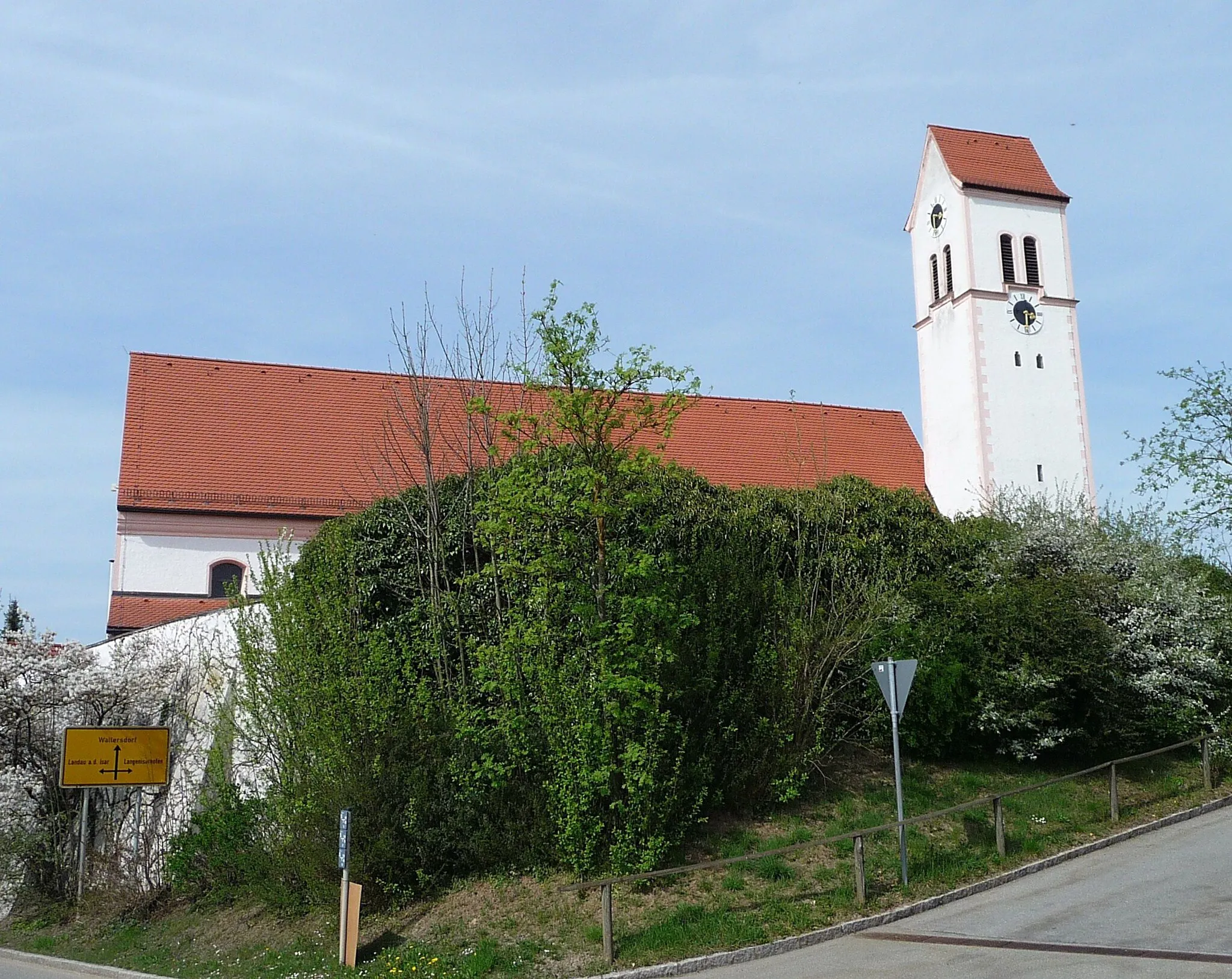 Photo showing: Die Pfarrkirche St. Martin in Oberpöring