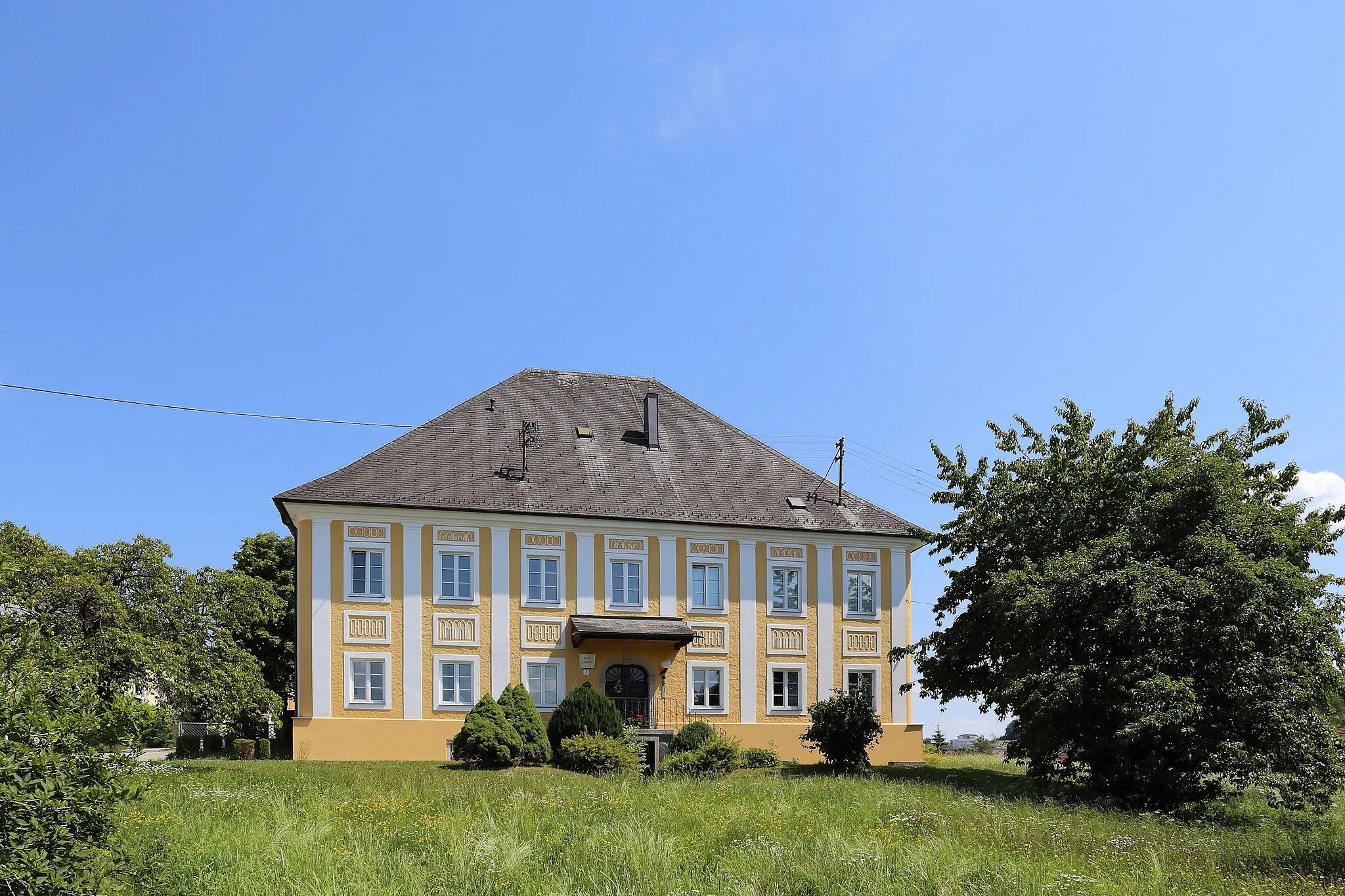 Photo showing: Pfarrhof der oberösterreichischen Marktgemeinde Andorf.