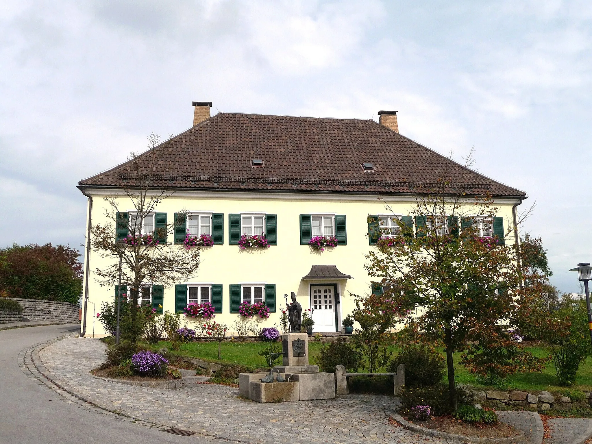 Photo showing: This is a picture of the Bavarian Baudenkmal (cultural heritage monument) with the ID