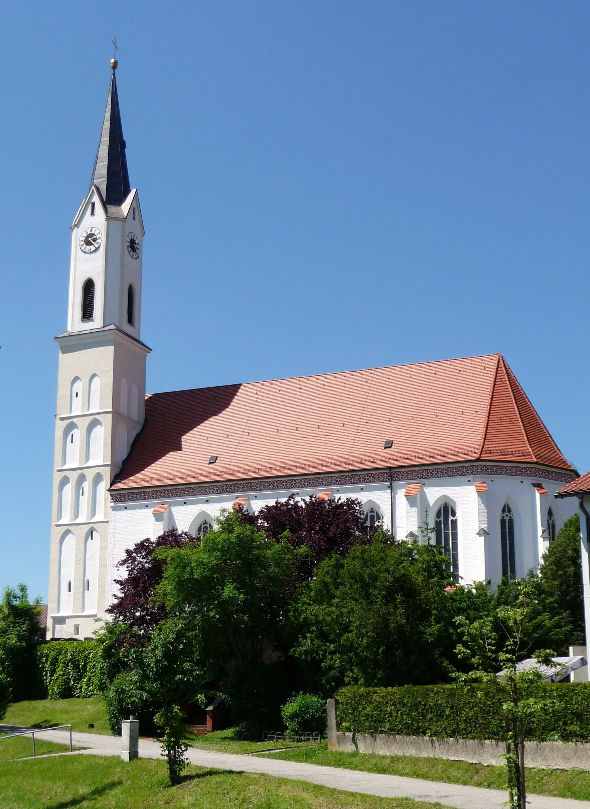 Photo showing: Die Friedhofskirche St. Peter in Ergolding
