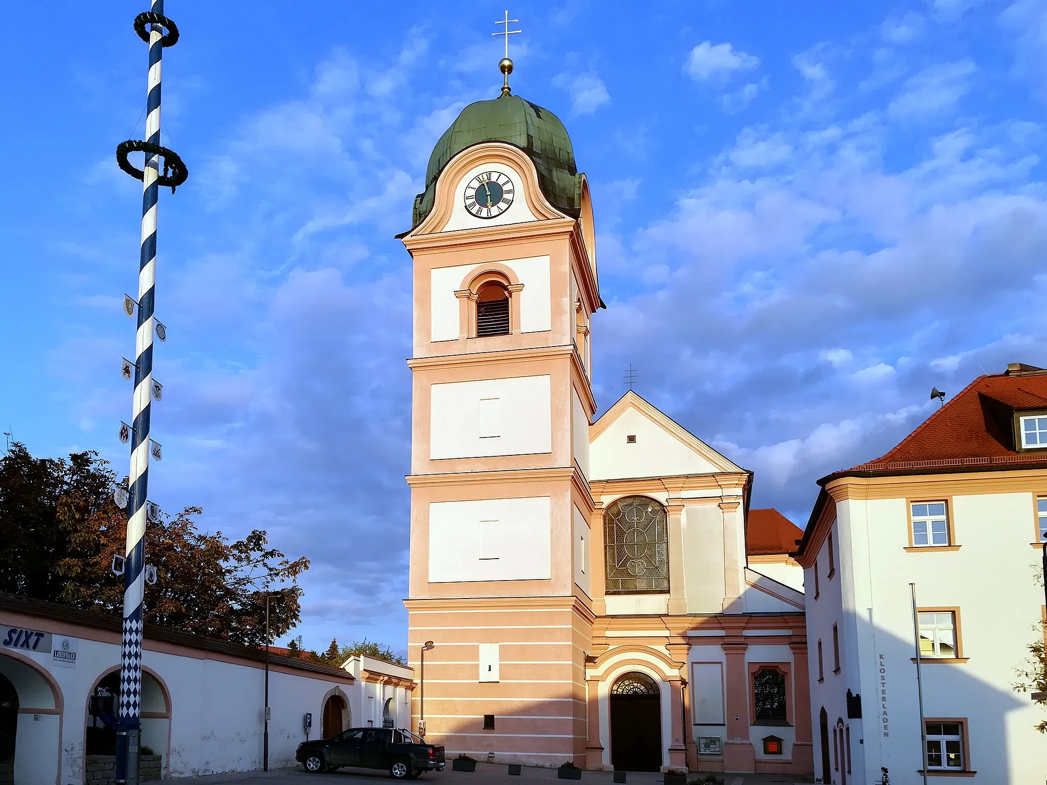 Photo showing: Das Kloster Rohr ist ein ehemaliges Kloster der Augustiner-Chorherren und heute eine Benediktinerabtei in Rohr in Niederbayern.