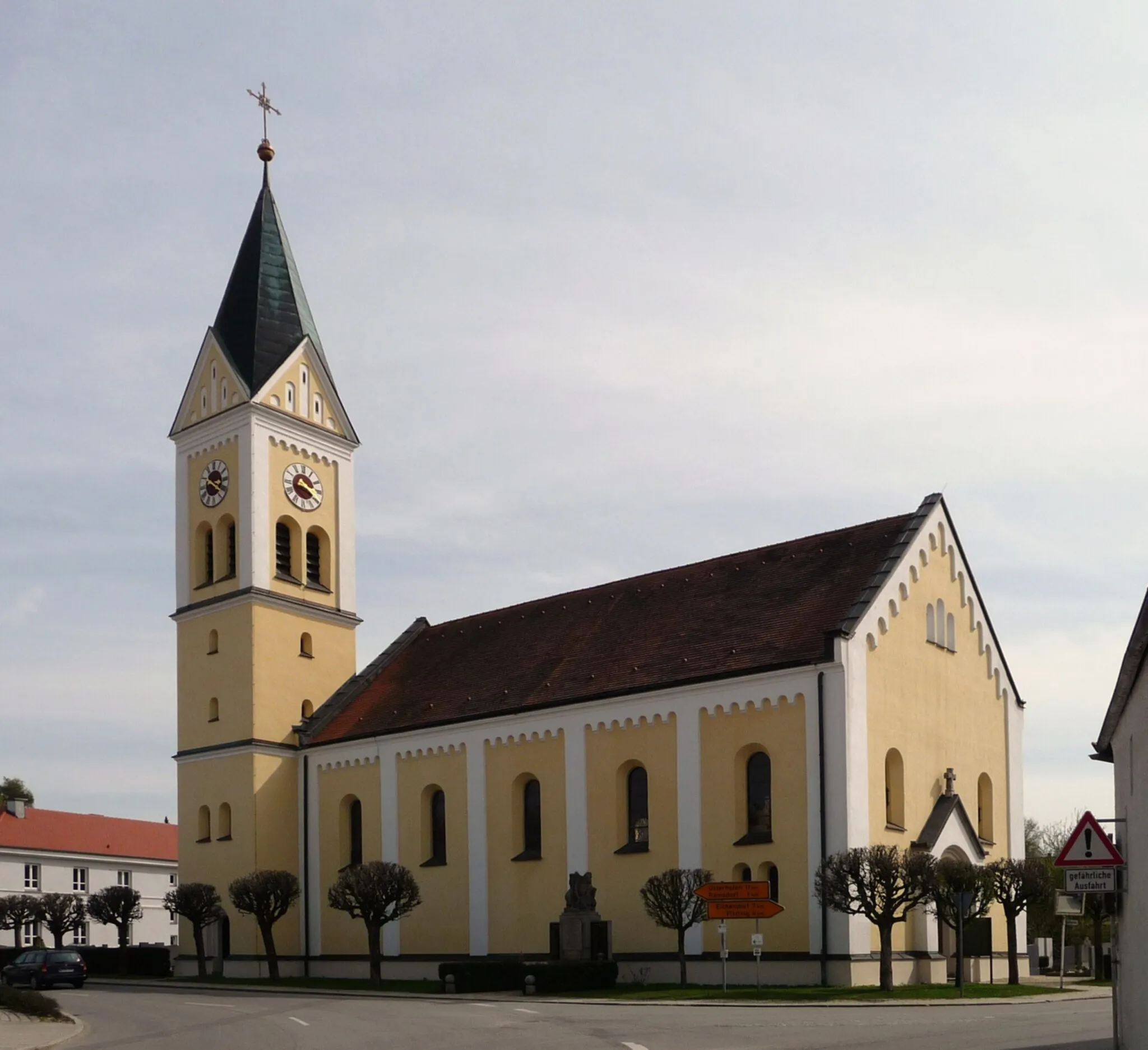 Photo showing: Die Pfarrkirche St. Johannes d. T. in Wallerfing