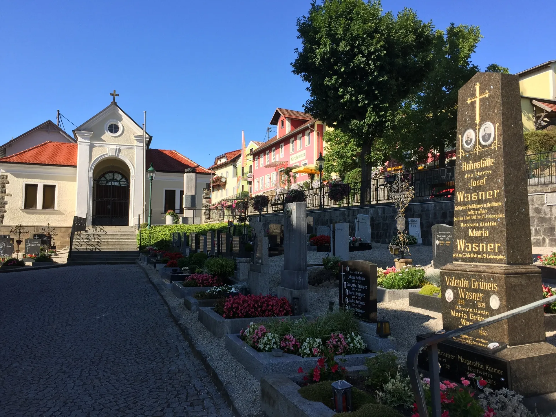 Photo showing: Friedhof christlich, Aufbahrungshalle