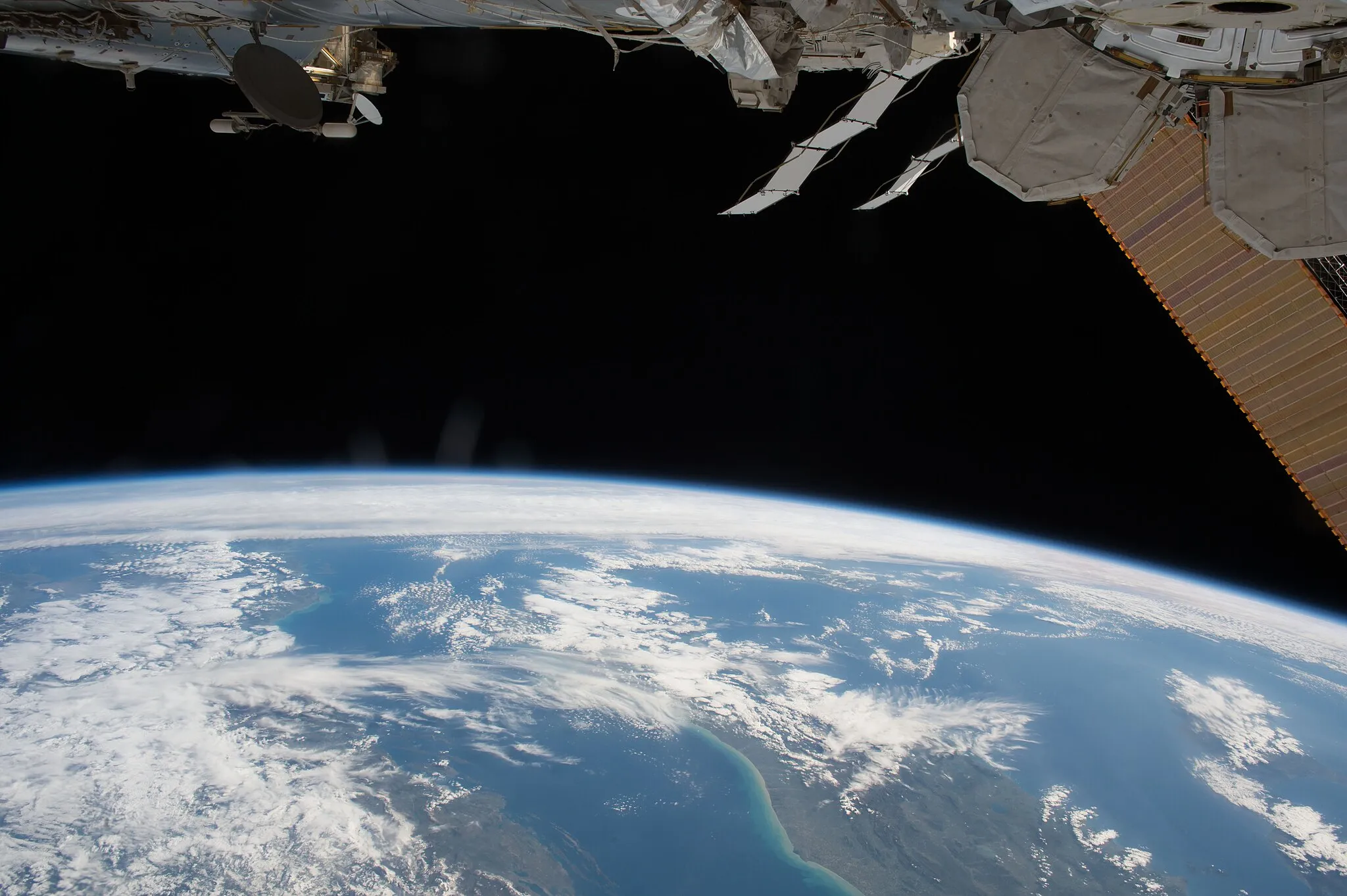 Photo showing: View of Earth taken during ISS Expedition 51.