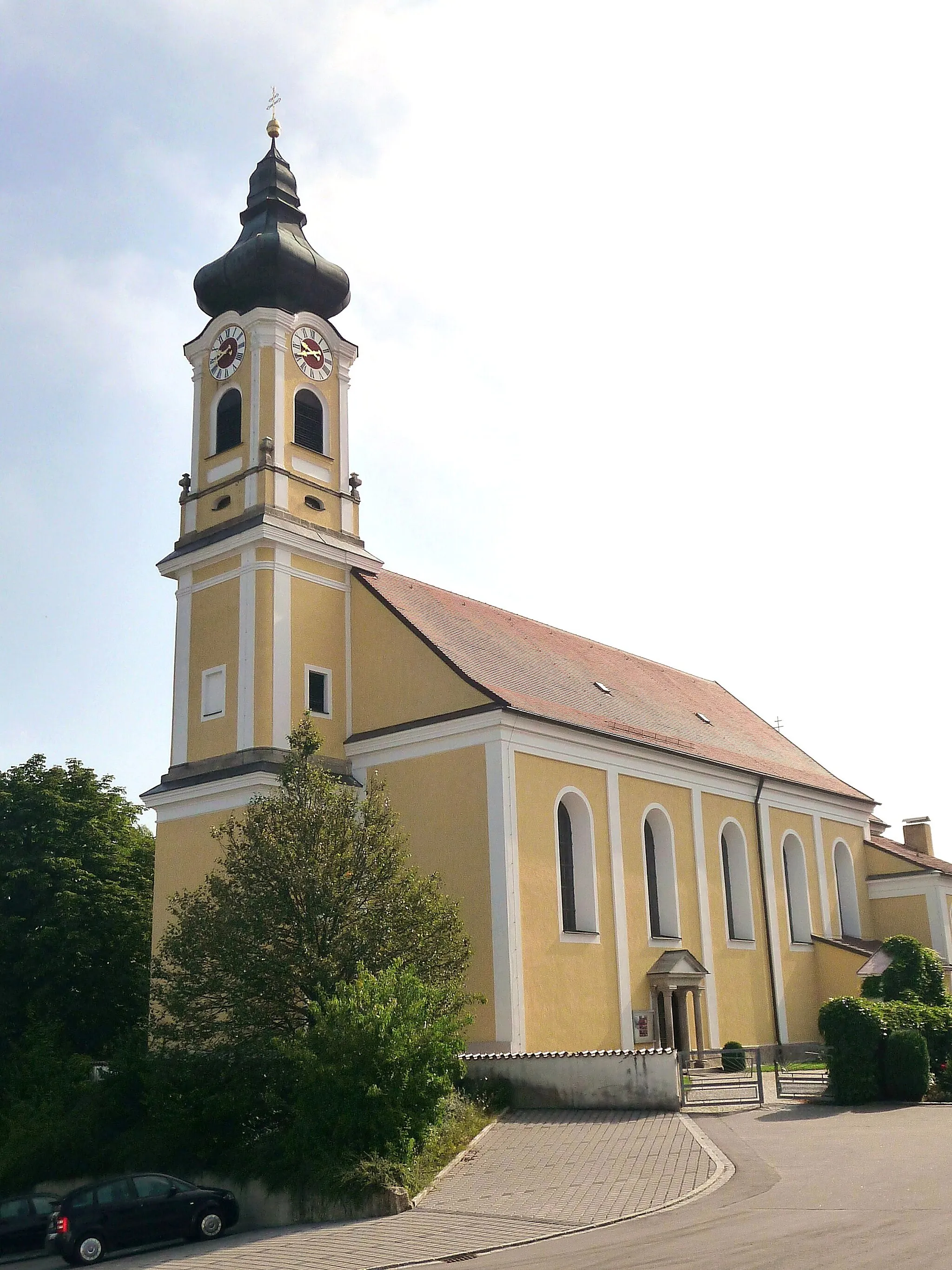 Photo showing: Die Pfarrkirche St. Stephan in Stephansposching