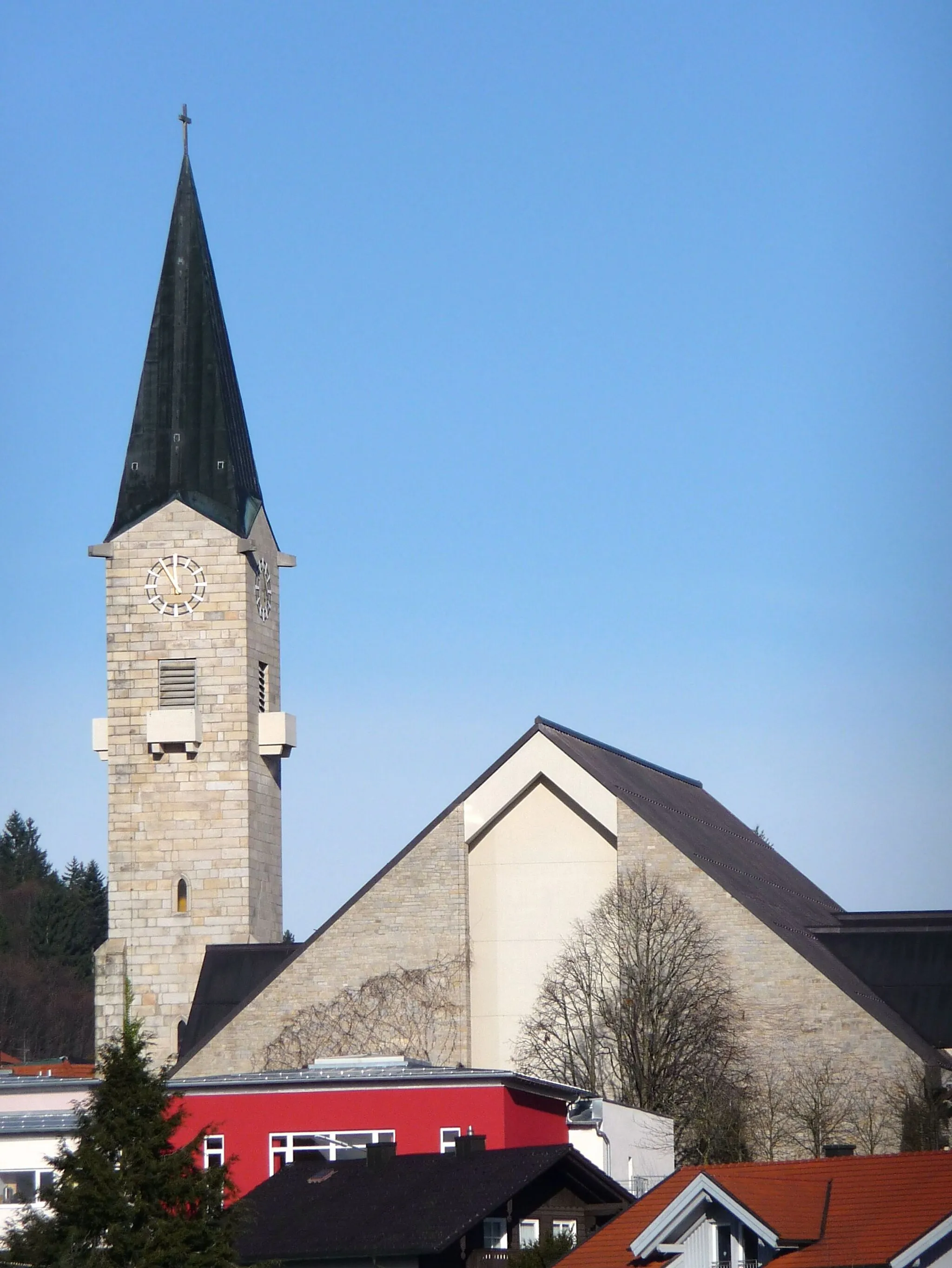 Photo showing: Die Stadtpfarrkirche St. Vitus in Hauzenberg