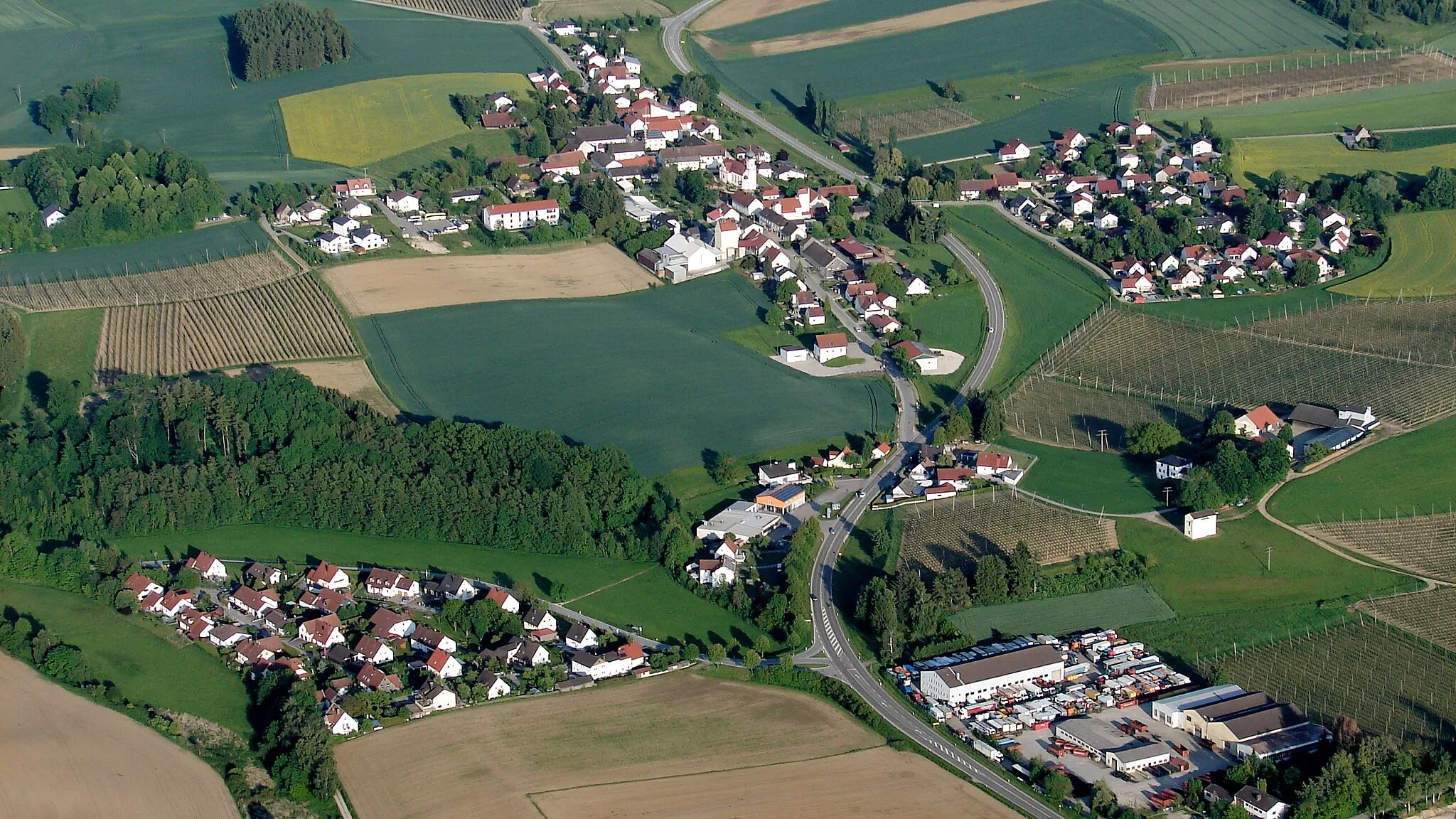 Photo showing: Volkenschwand ist eine Gemeinde im niederbayerischen Landkreis Kelheim und ein Mitglied der Verwaltungsgemeinschaft Mainburg.