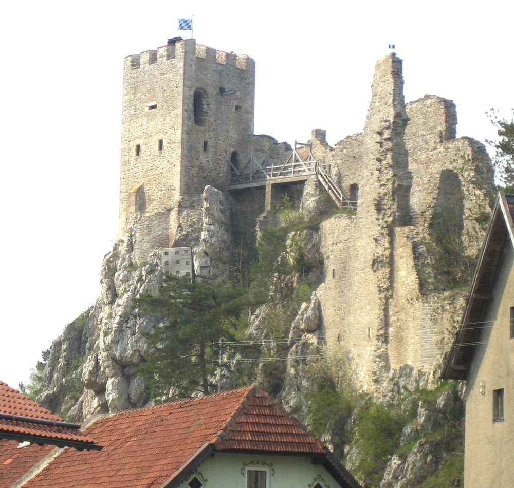 Photo showing: Burgruine Weißenstein bei Regen, Südseite