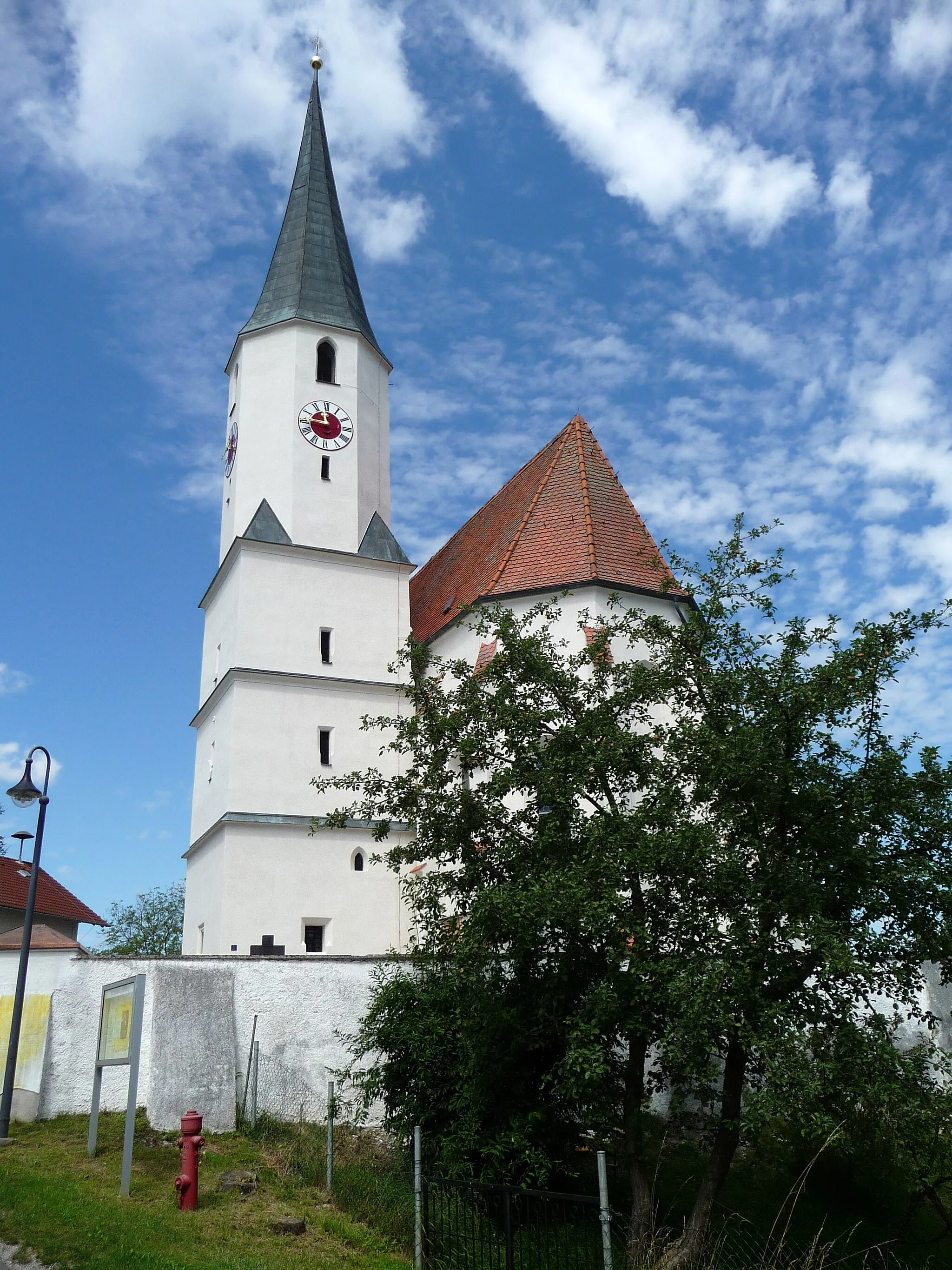 Photo showing: Die Pfarrkirche St. Georg und St. Ulrich in Stubenberg