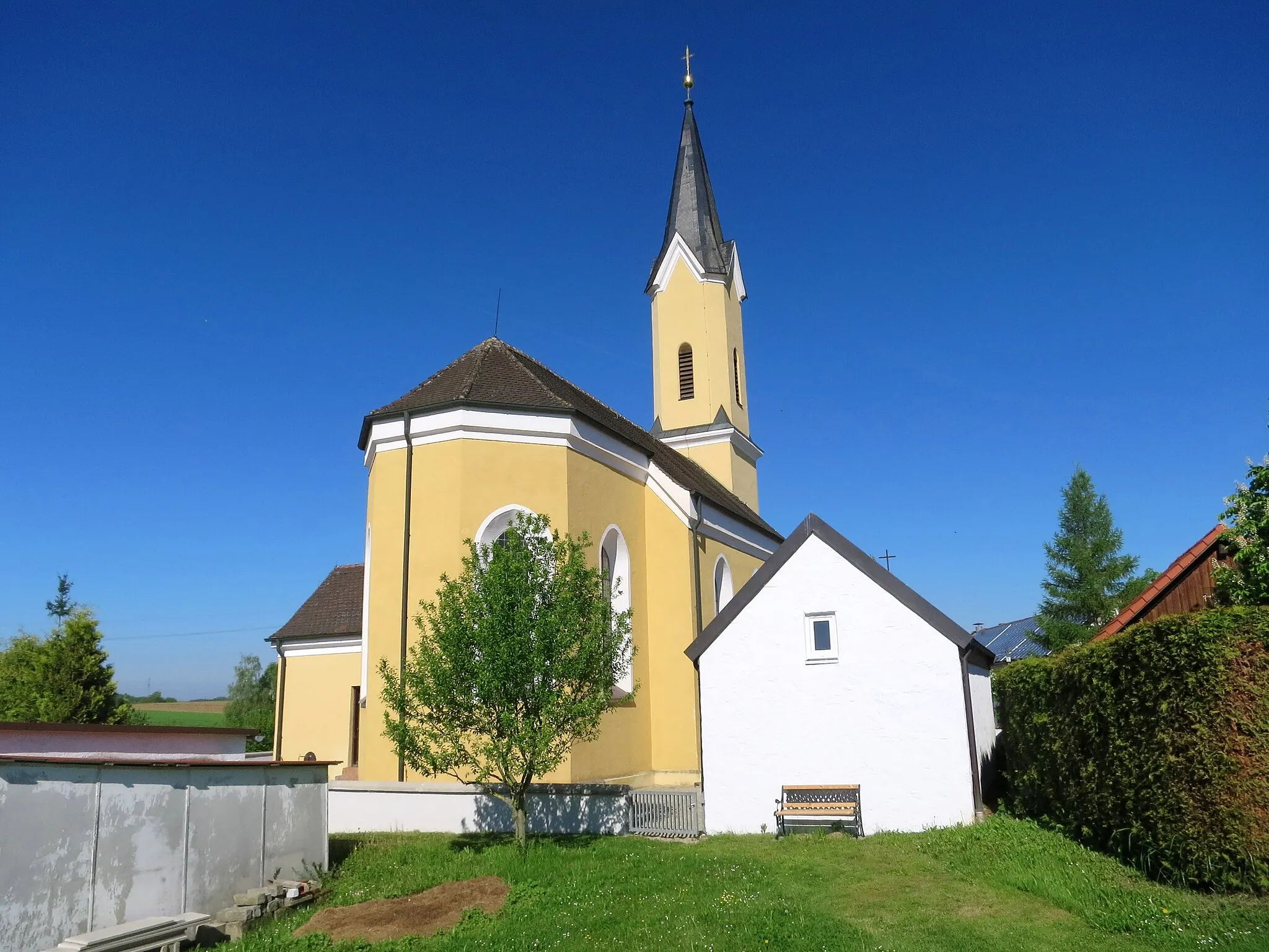 Photo showing: Eine neugotische Filialkirche aus der beginnenden Kaiserzeit