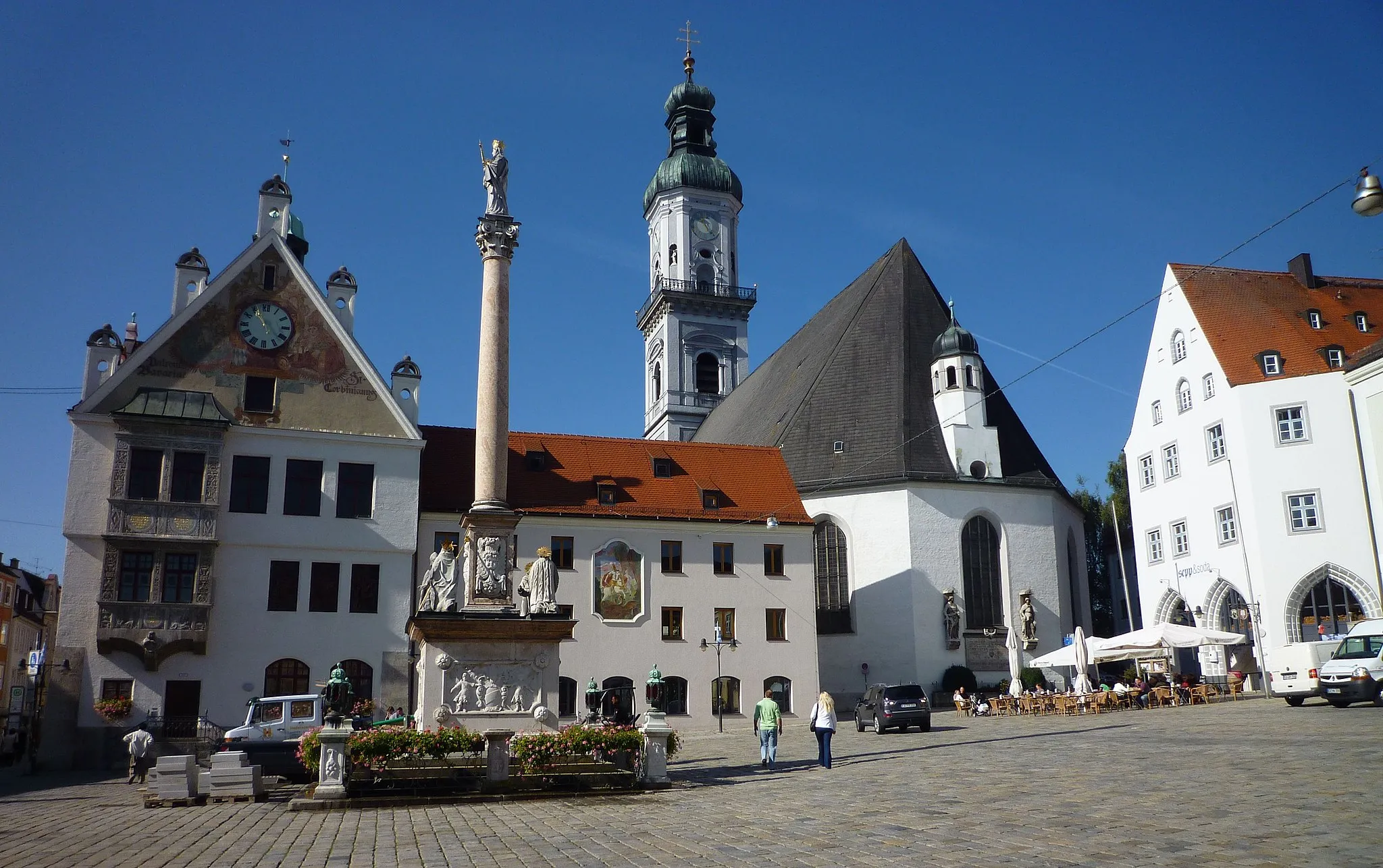 Photo showing: Freising - Marienplatz mit Rathaus, Brunnen