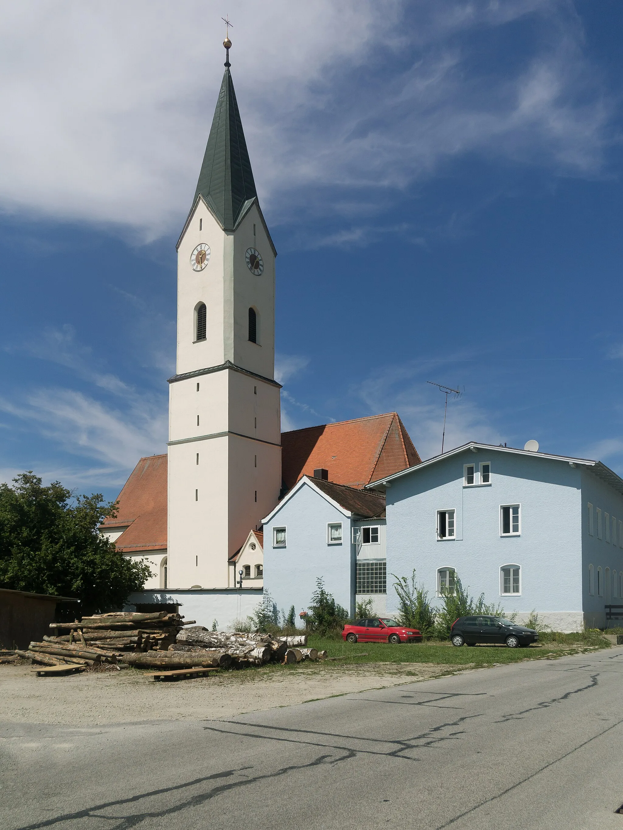Photo showing: Karpfham, church: die katholische Pfarrkirche Mariä Himmelfahrt
