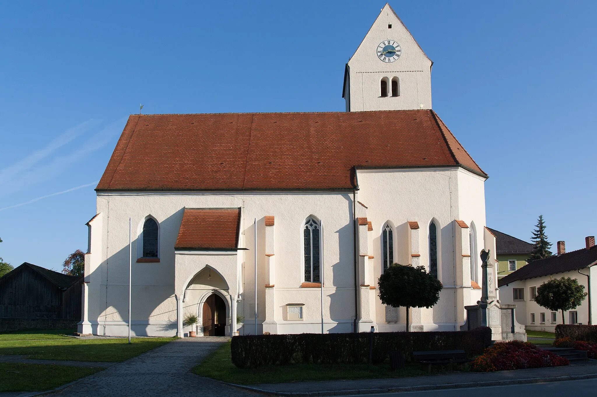 Photo showing: This is a photograph of an architectural monument. It is on the list of cultural monuments of Bayern, no. D-2-75-124-135.