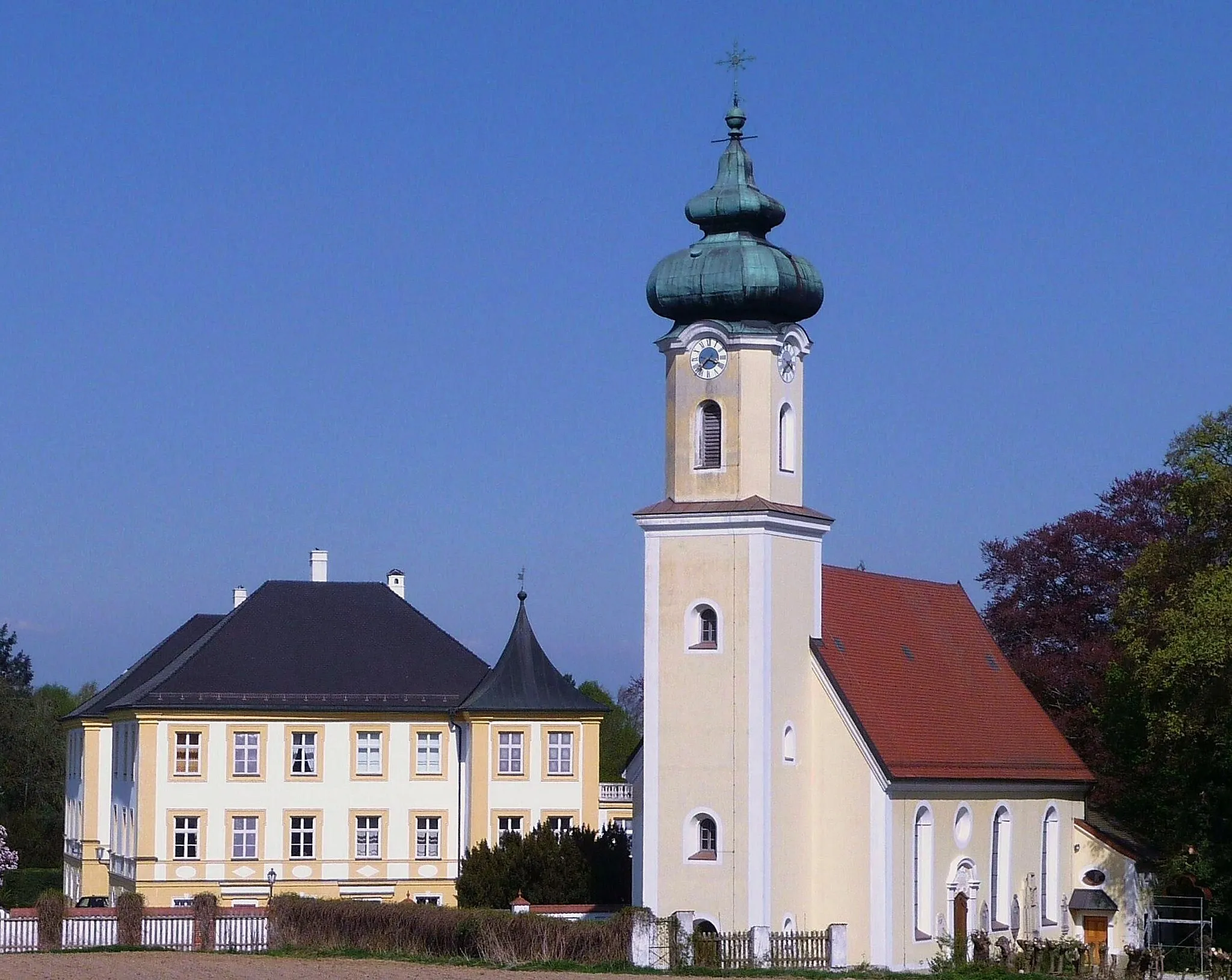 Photo showing: Schloss und Pfarrkirche von Schönburg bei Pocking