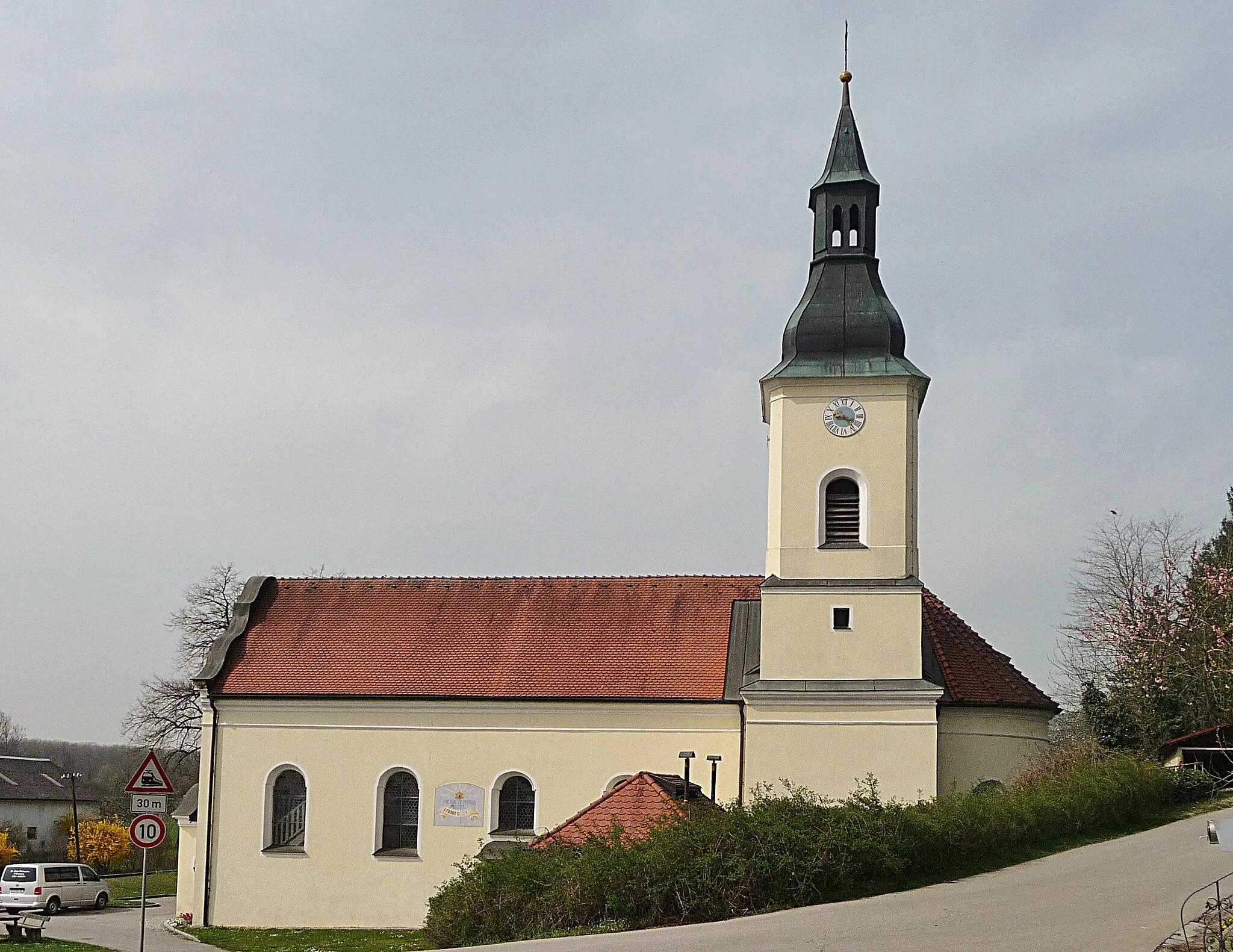 Photo showing: Die Filialkirche St. Mater dolorosa in Halbmeile