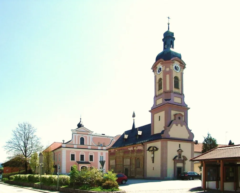 Photo showing: Pfarrkirche und Lorettokapelle in Thyrnau