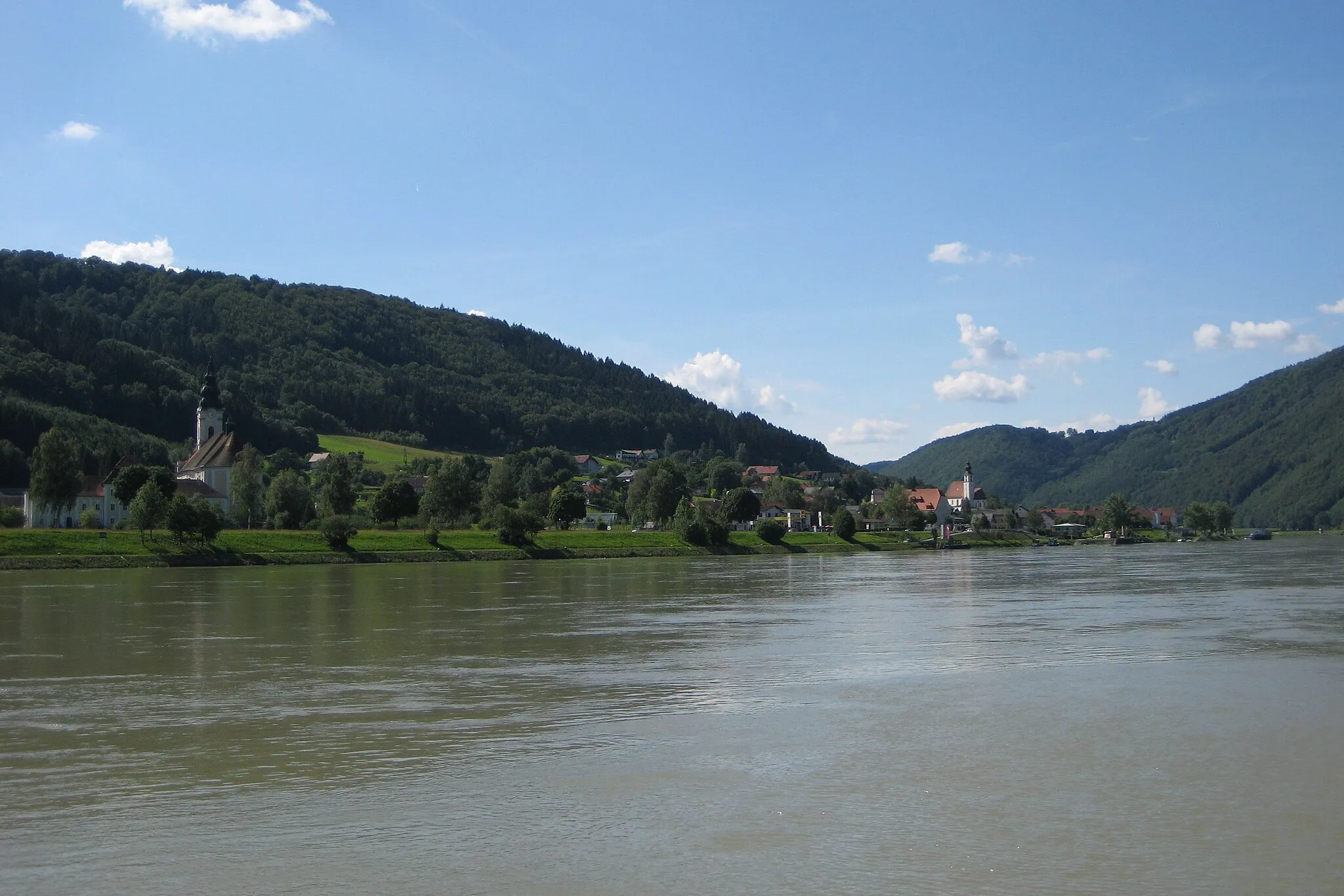 Photo showing: Engelhartszell on the Danube