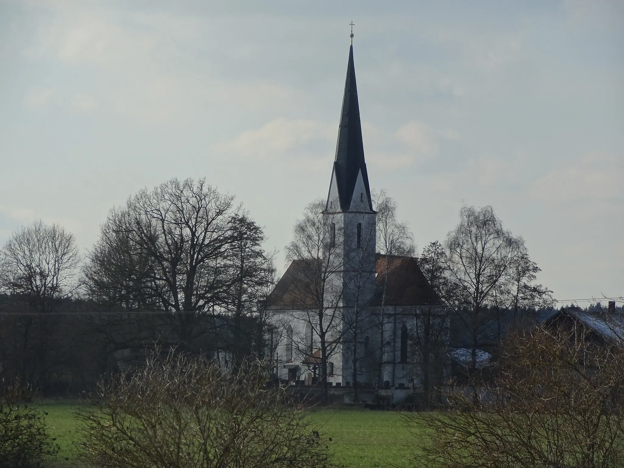 Photo showing: Außenansicht der Pfarrkirche St. Peter in Gaindorf (Stadt Vilsbiburg), spätgotischer Bau des 15. Jahrhunderts, 1892 erweitert
