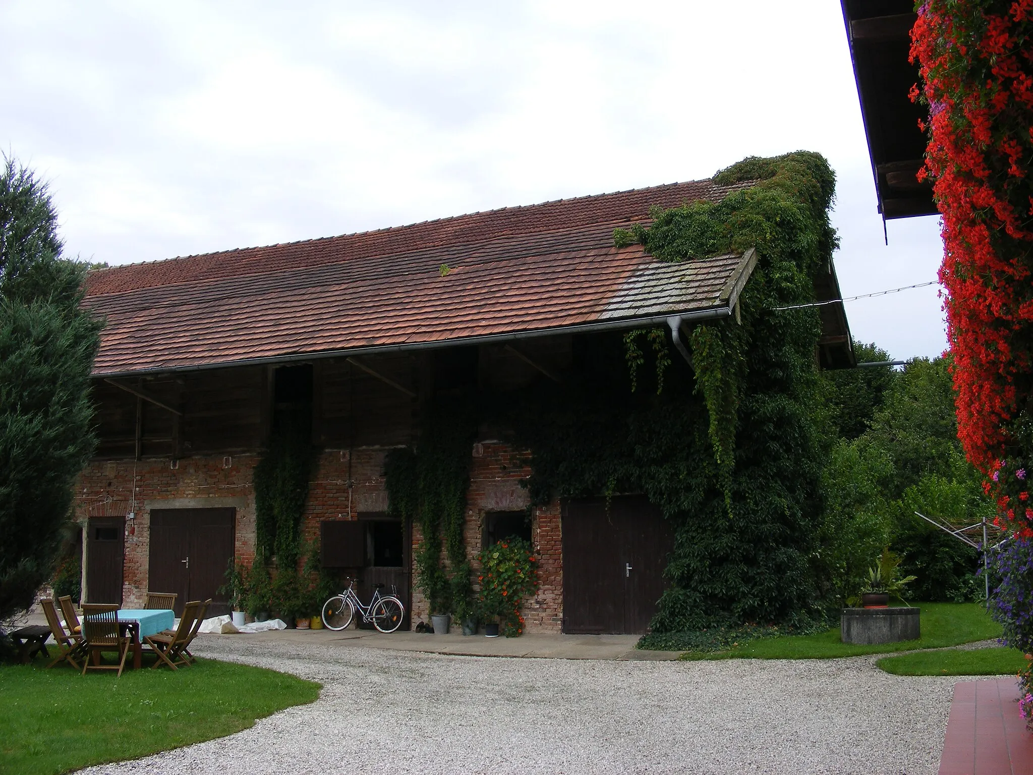 Photo showing: Wirtschaftsgebäude in Kraham-West, Gemeinde Johanniskirchen, Lkr. Rottal-Inn (Niederbayern)