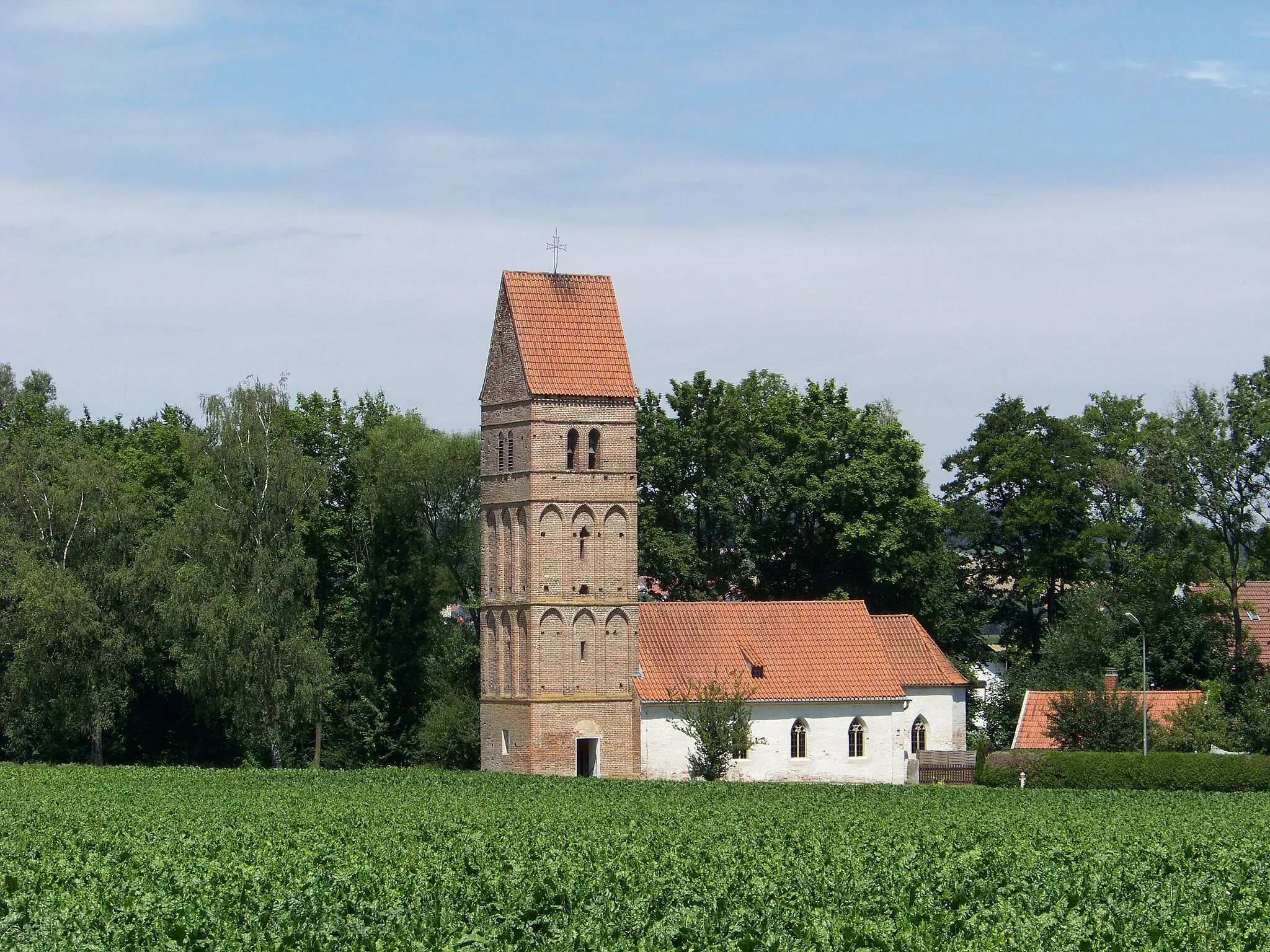 Photo showing: Essenbach, Altheim. Kath. Kirche St. Andreas. Spätgotische Anlage um 1490; mit Ausstattung.