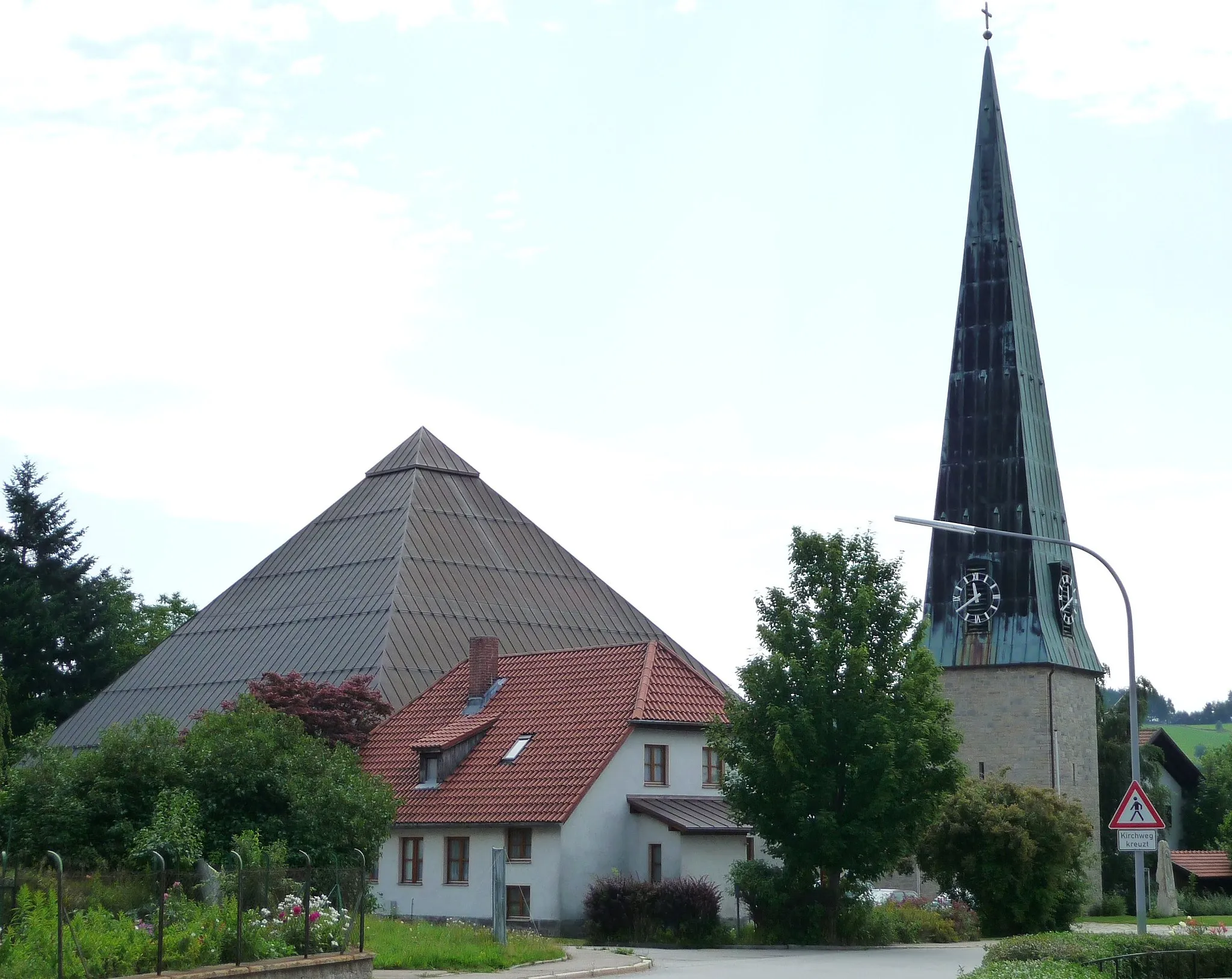 Photo showing: Die Pfarrkirche Maria Unbefleckte Empfängnis in Jandelsbrunn