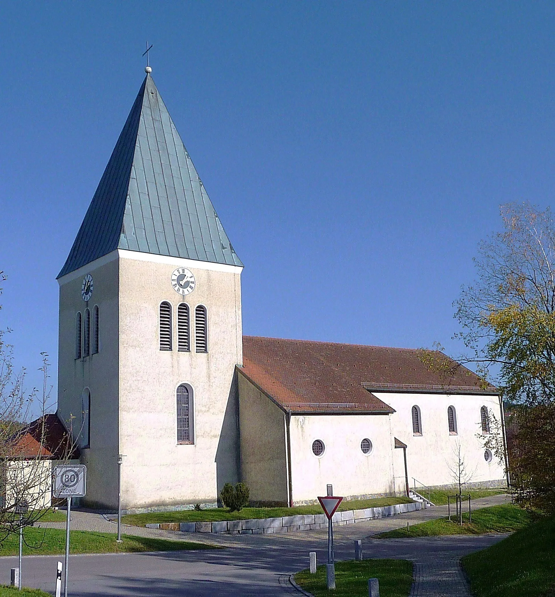 Photo showing: Die Pfarrkirche St. Ulrich in Rathsmannsdorf