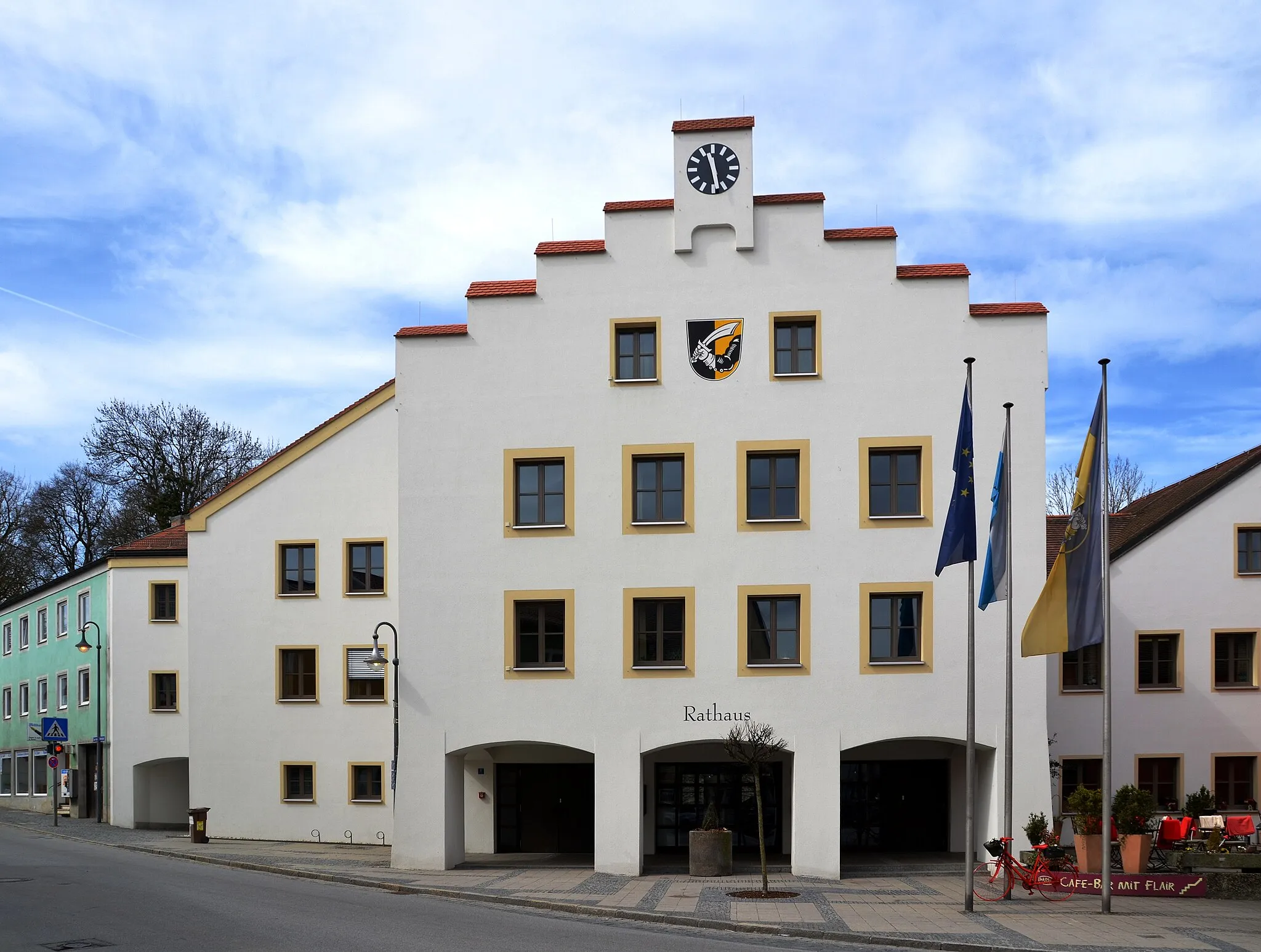 Photo showing: Das Rathaus von Arnstorf in Niederbayern.