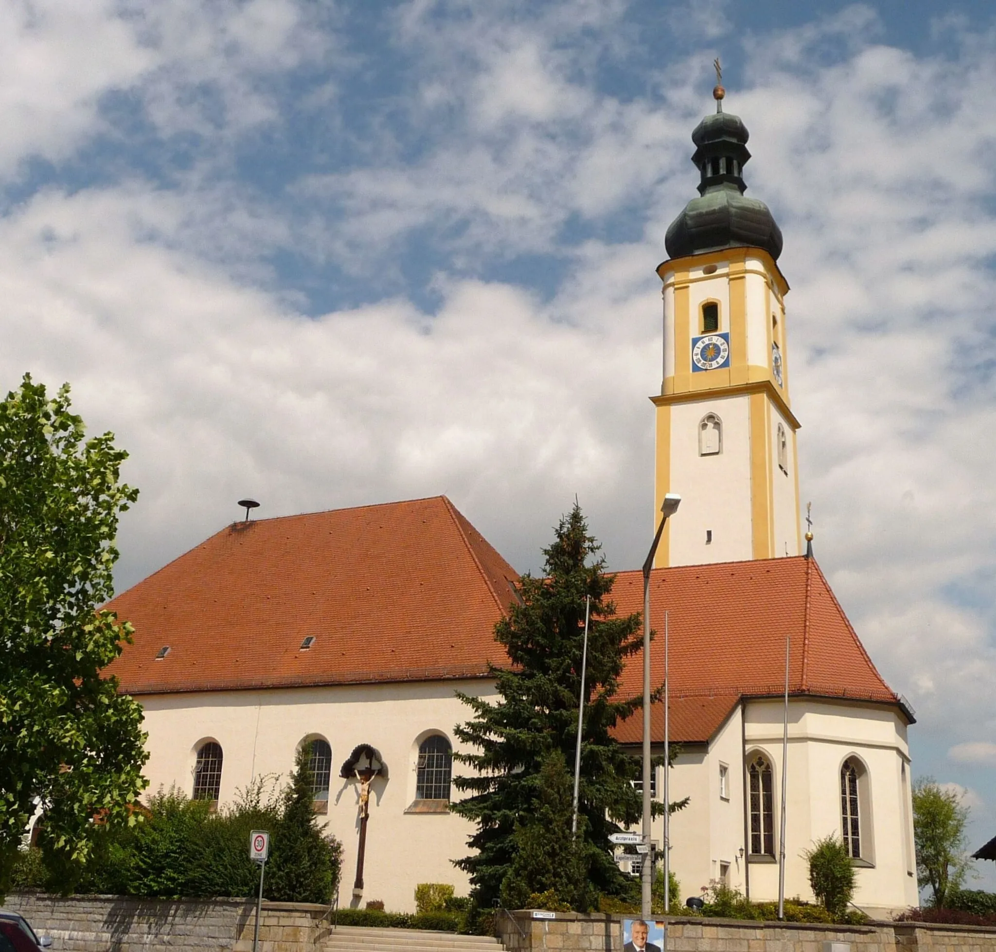 Photo showing: Die Pfarrkirche St. Stephanus in Alburg, Stadt Straubing