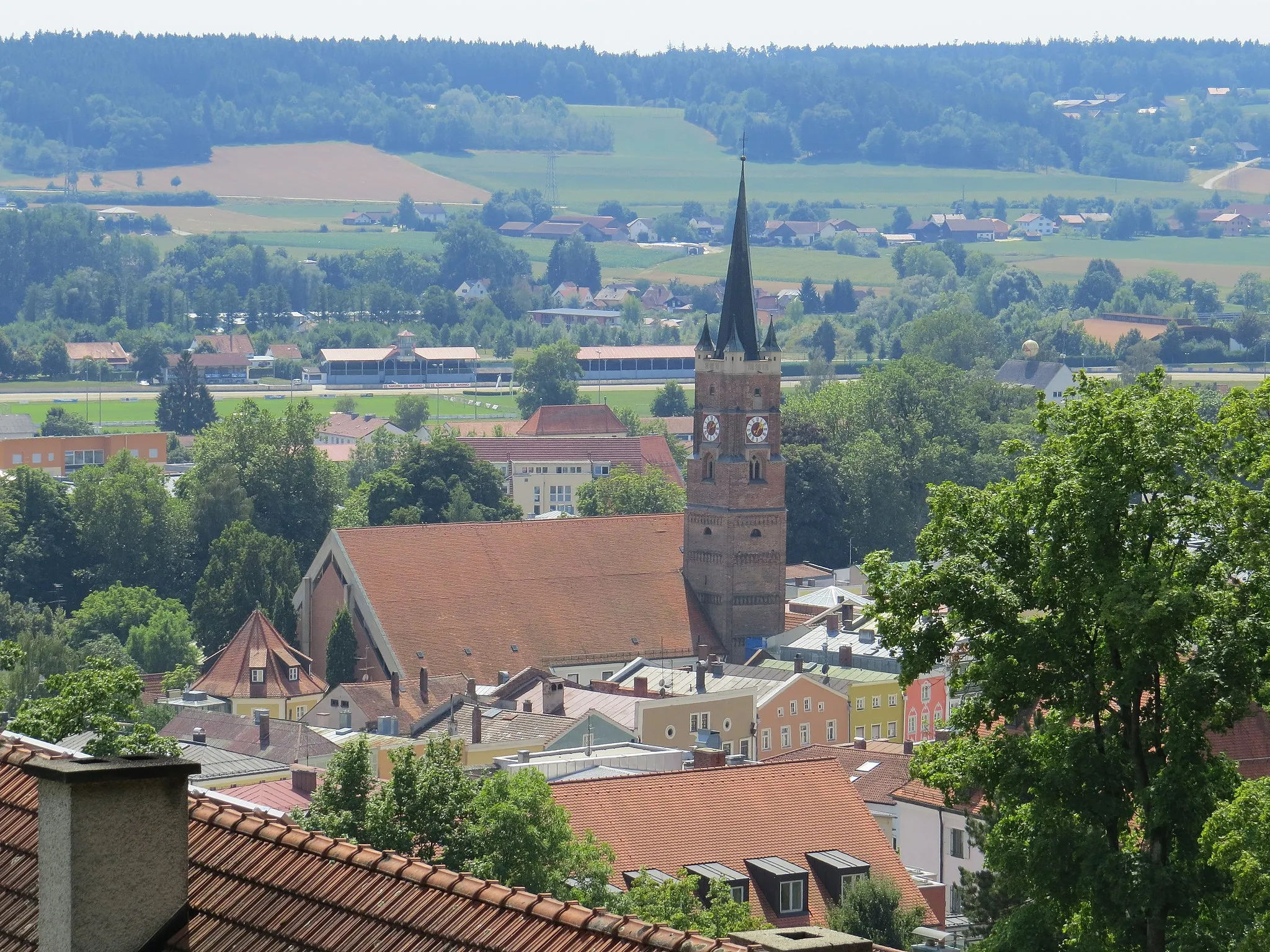 Photo showing: Pfarrkirchen vom Gartlberg