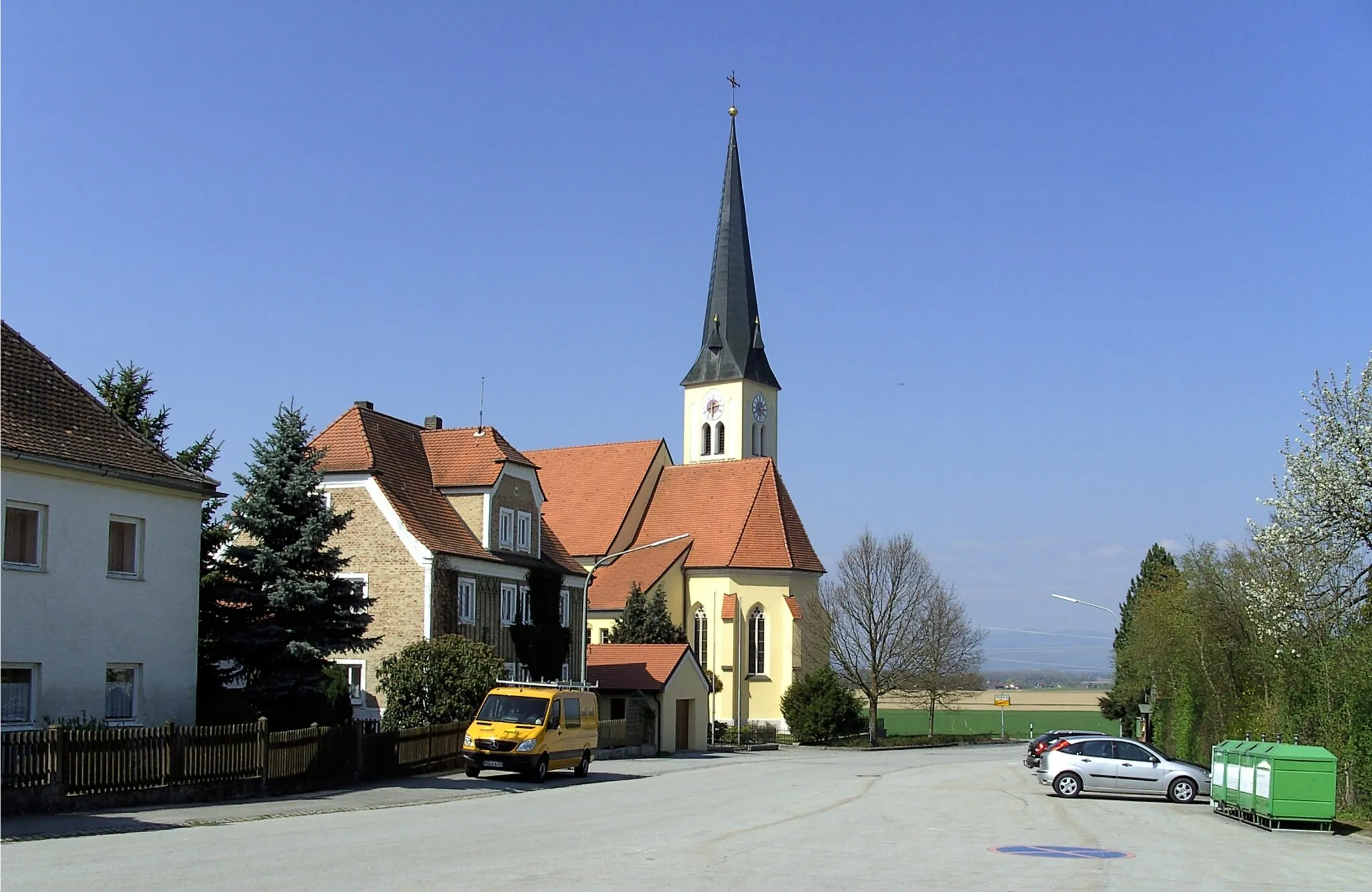 Photo showing: Village of Wallerdorf near Künzing in Bavaria, Germany.
