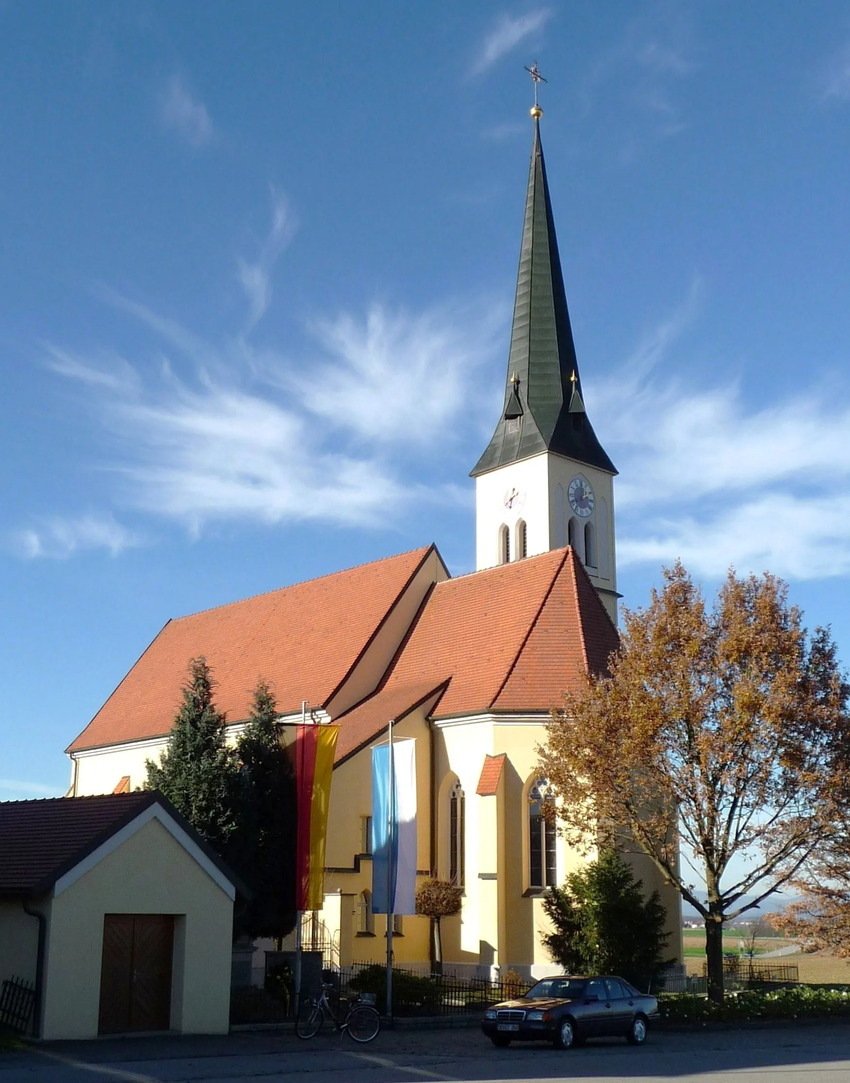 Photo showing: Die Pfarrkirche Hl. Herz Jesu in Wallerdorf