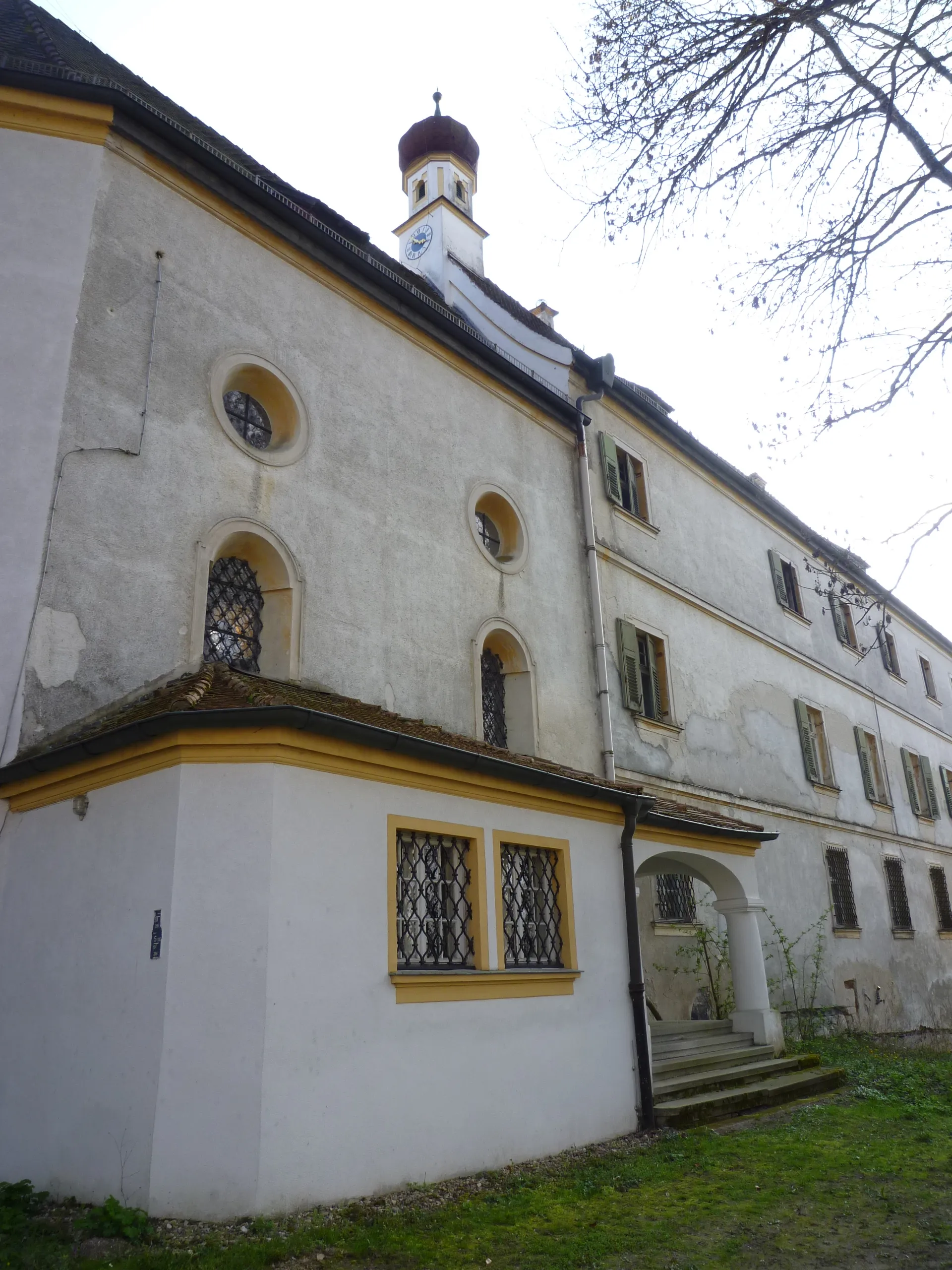 Photo showing: Katholische Schlosskapelle St. Georg mit Ausstattung in der Schlossanlage Offenberg, Gemeinde Neuhausen. Weihe im Jahr 1699.