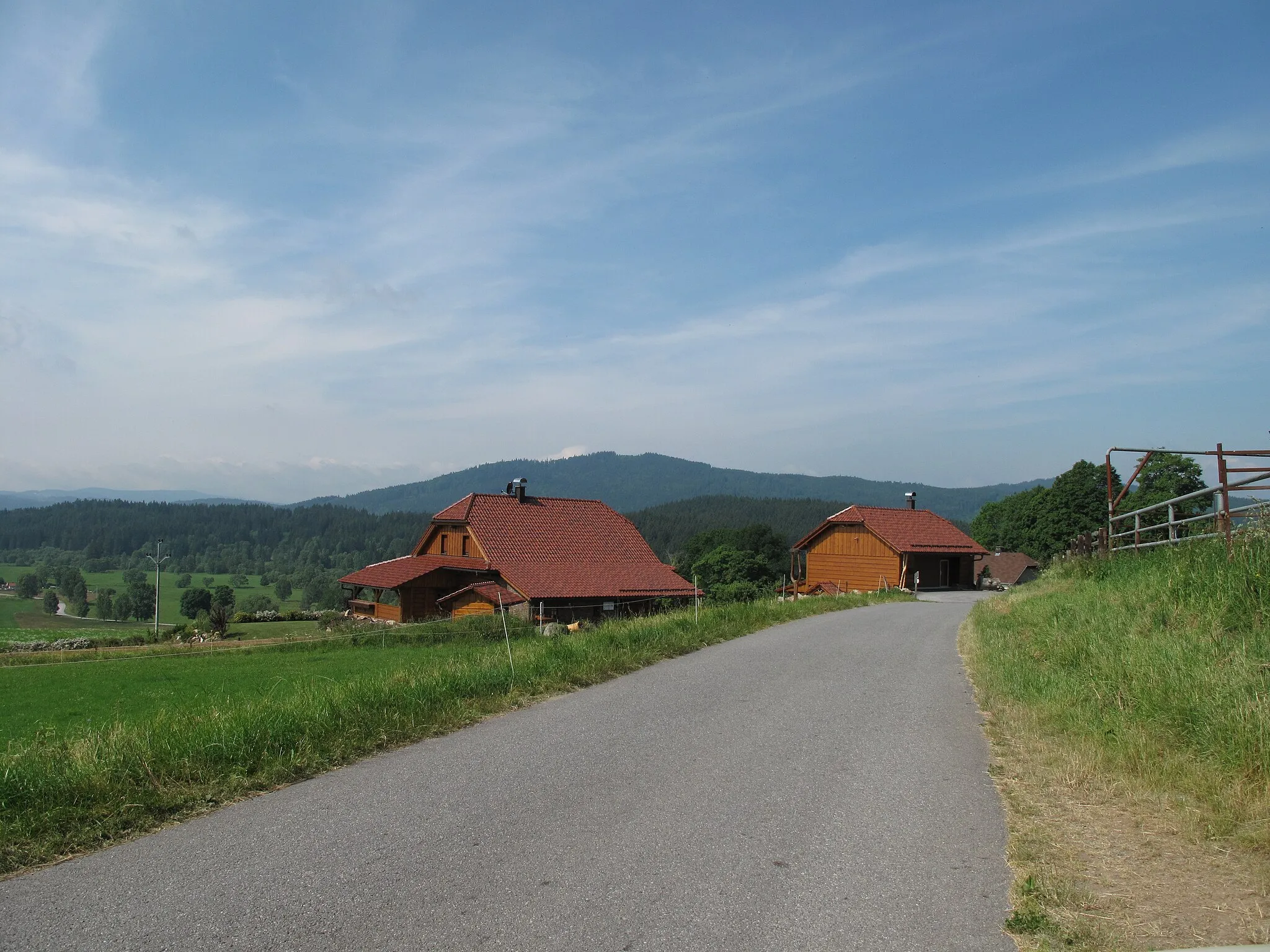 Photo showing: Housesin Záton. Prachatice District, Czech Republic.