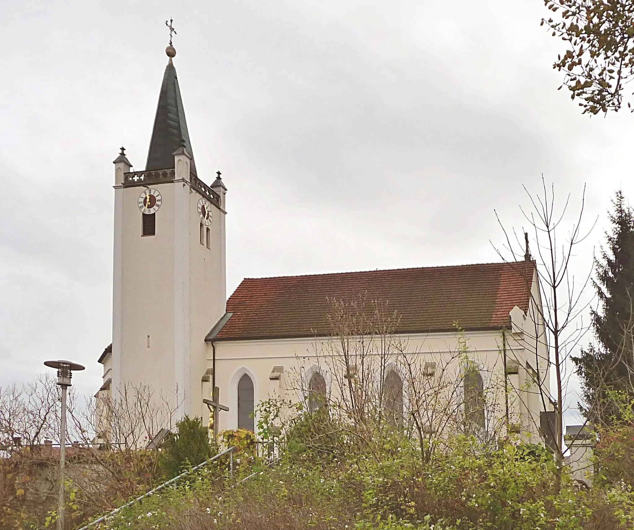 Photo showing: Die Pfarrkirche St. Michael in Aufhausen
