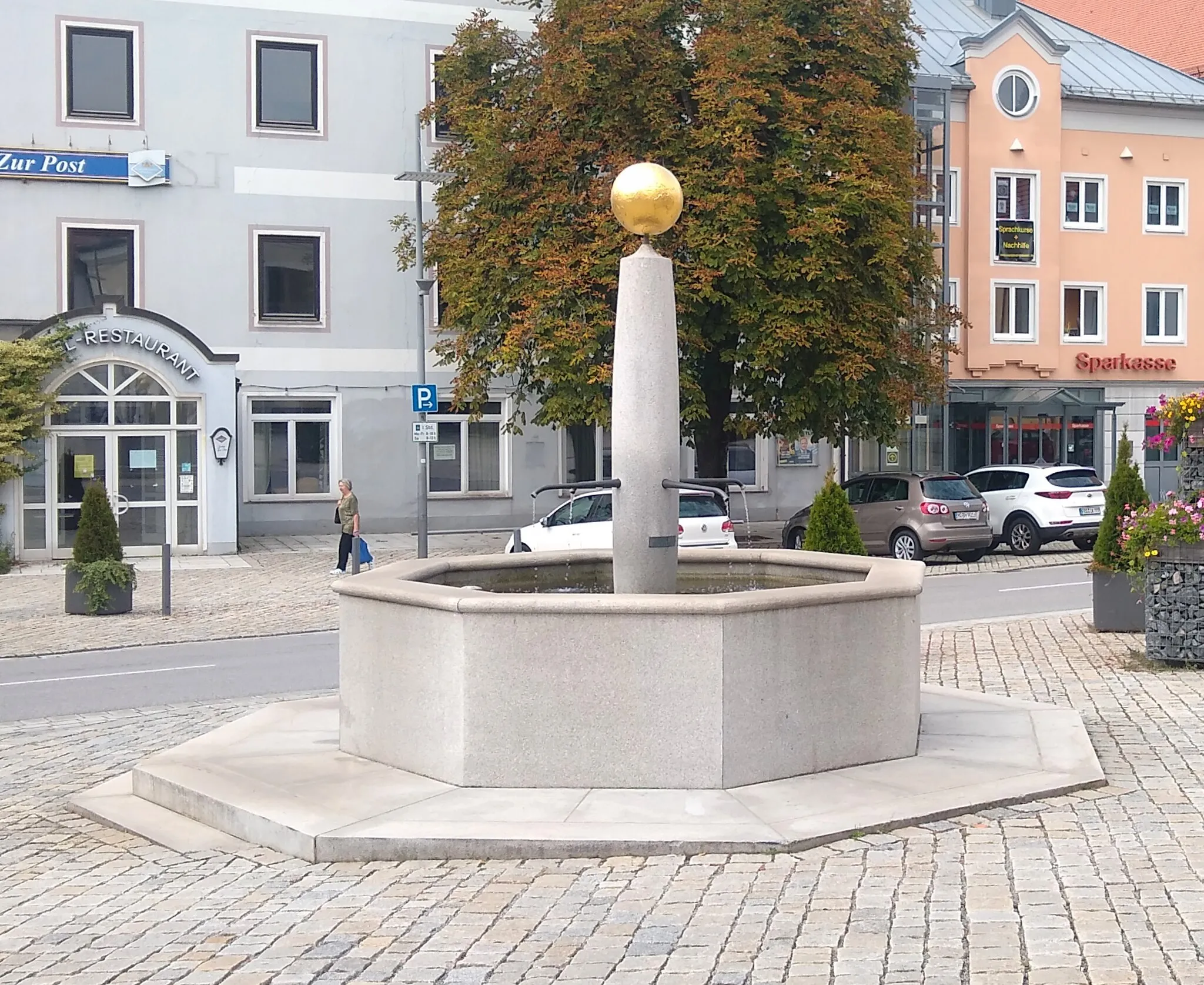 Photo showing: Brunnen Tittling