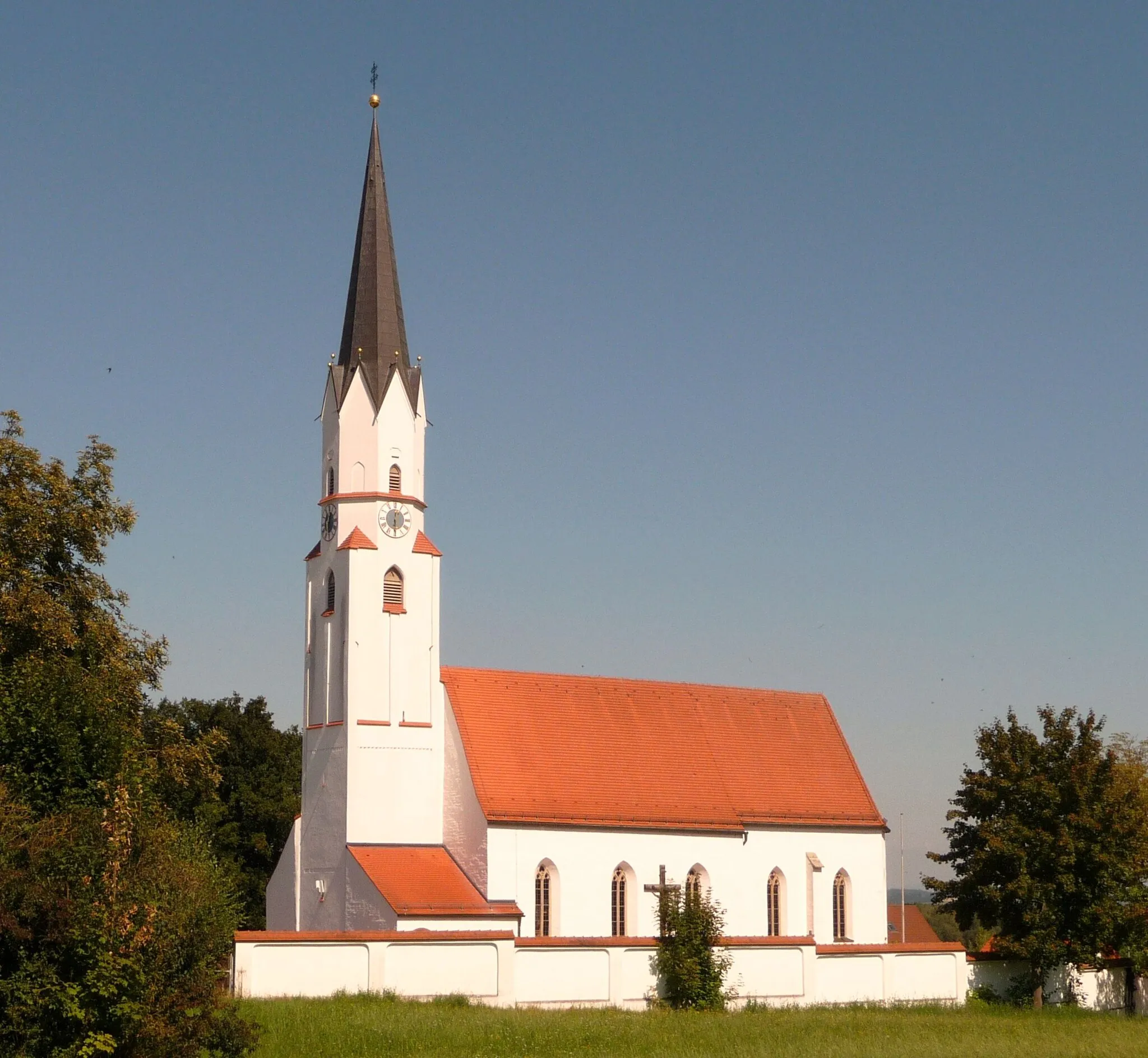 Photo showing: Die Pfarrkirche St. Stephan in Gottfrieding
