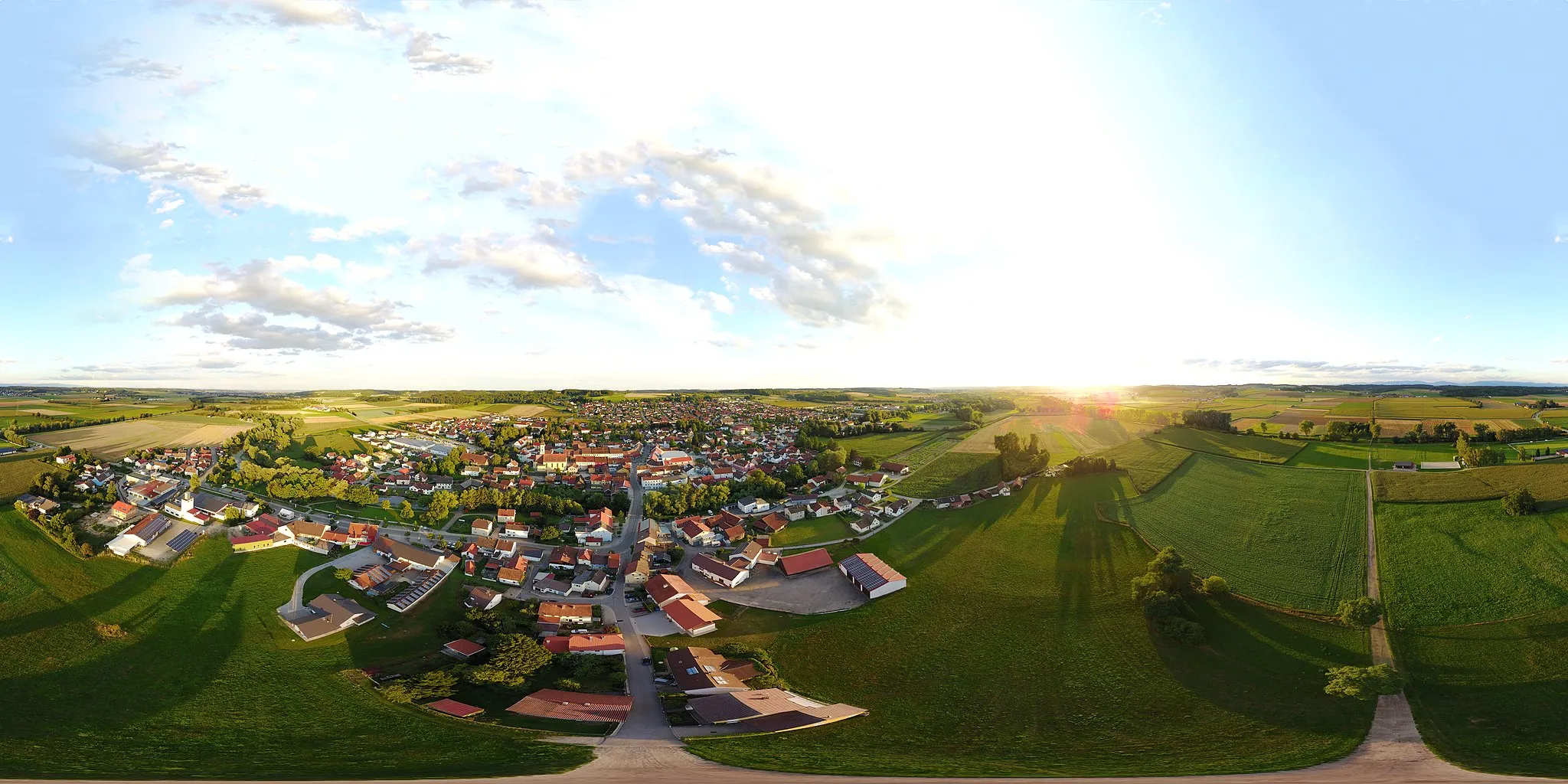 Photo showing: Equirectangular Panorama of Eichendorf in Bavaria (Germany)