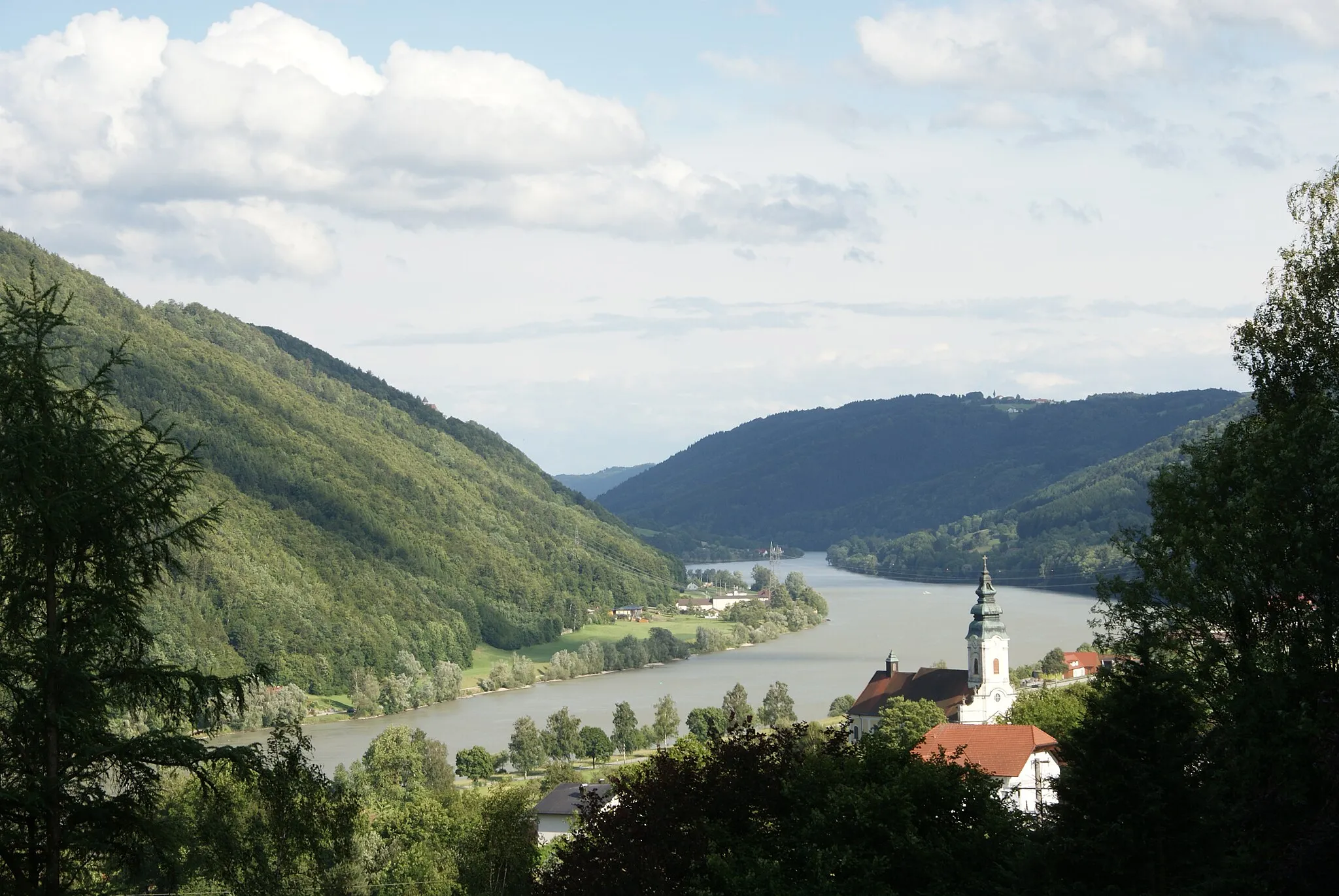 Photo showing: Engelhartszell on the Danube