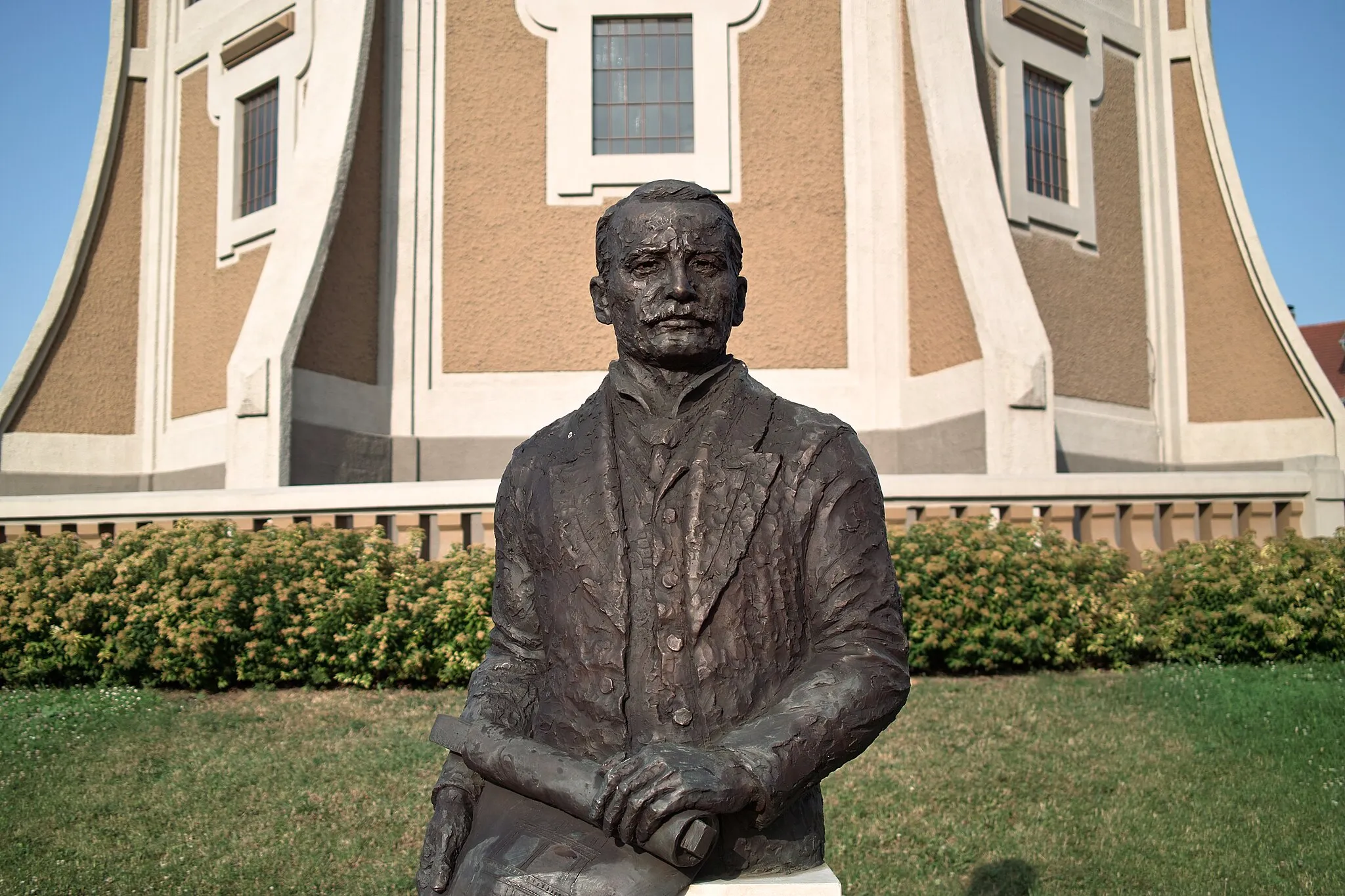 Photo showing: Zielinski Szilárd