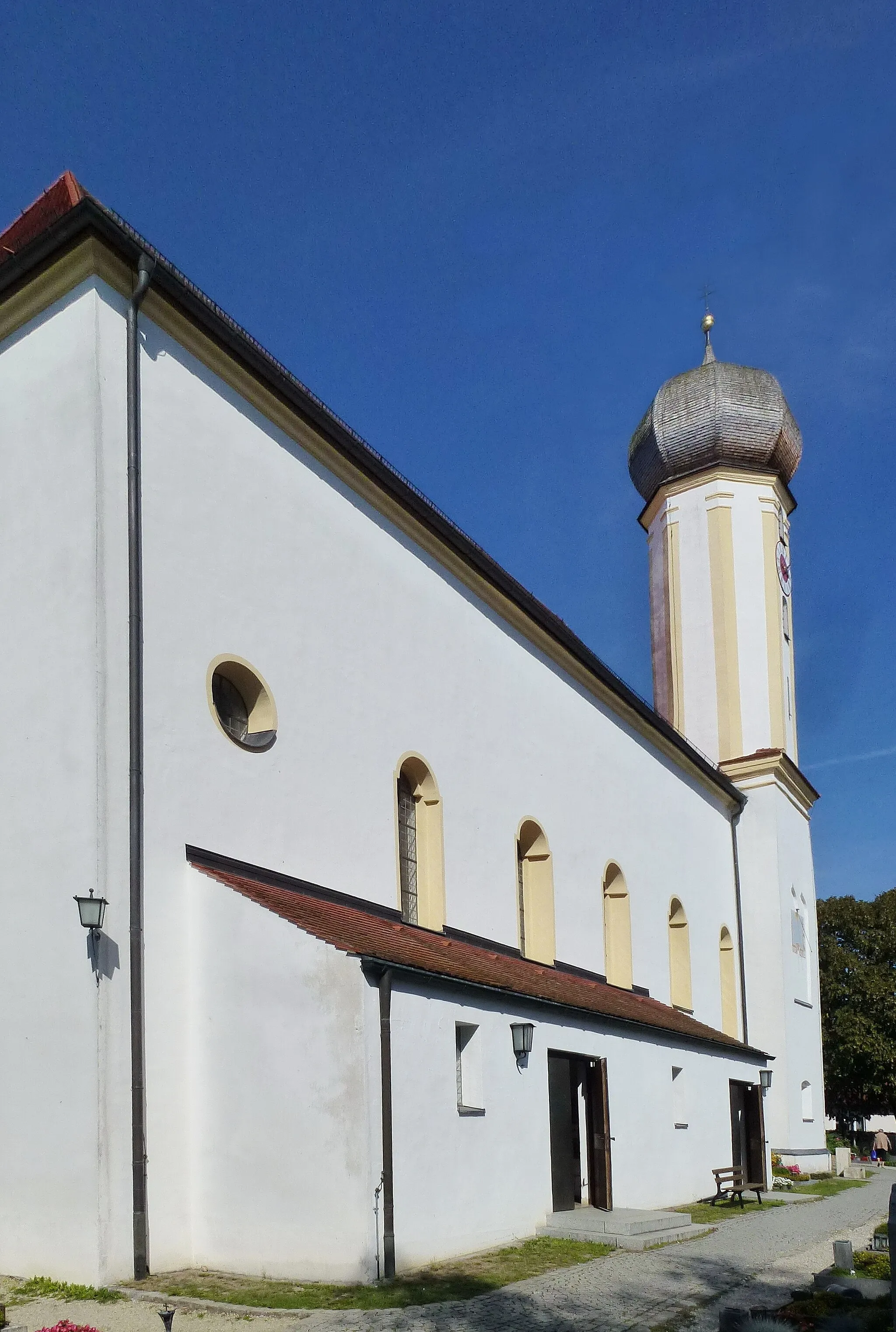 Photo showing: Hilgertshausen, Kirchgasse 5: Katholische Pfarrkirche St. Stephan. Ansicht von SW