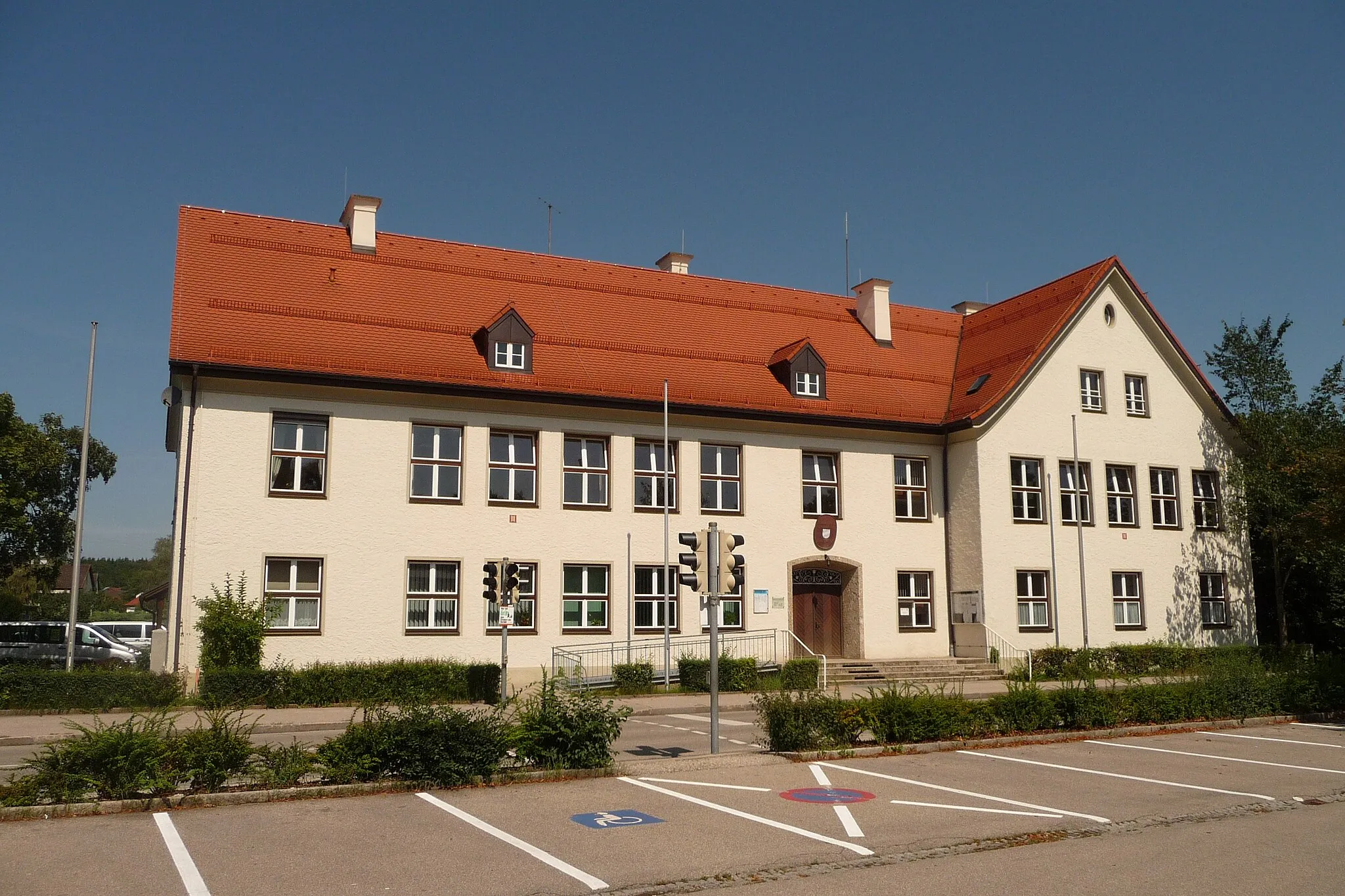 Photo showing: Das Rathaus der Verwaltungsgemeinschaft Emmerting